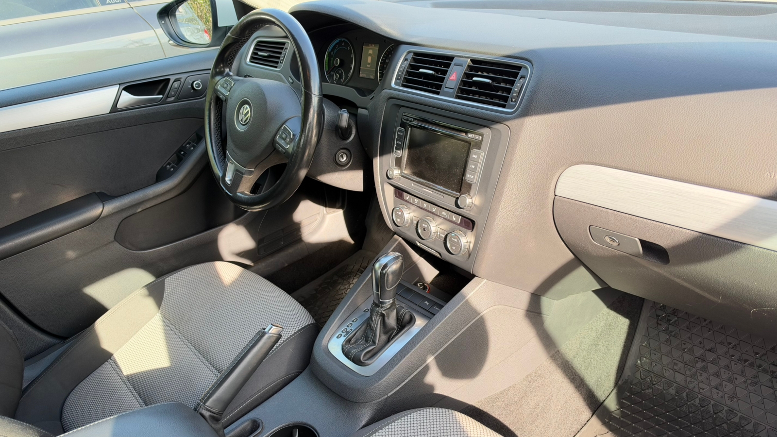 Volkswagen Jetta 2013, kuva 3/6