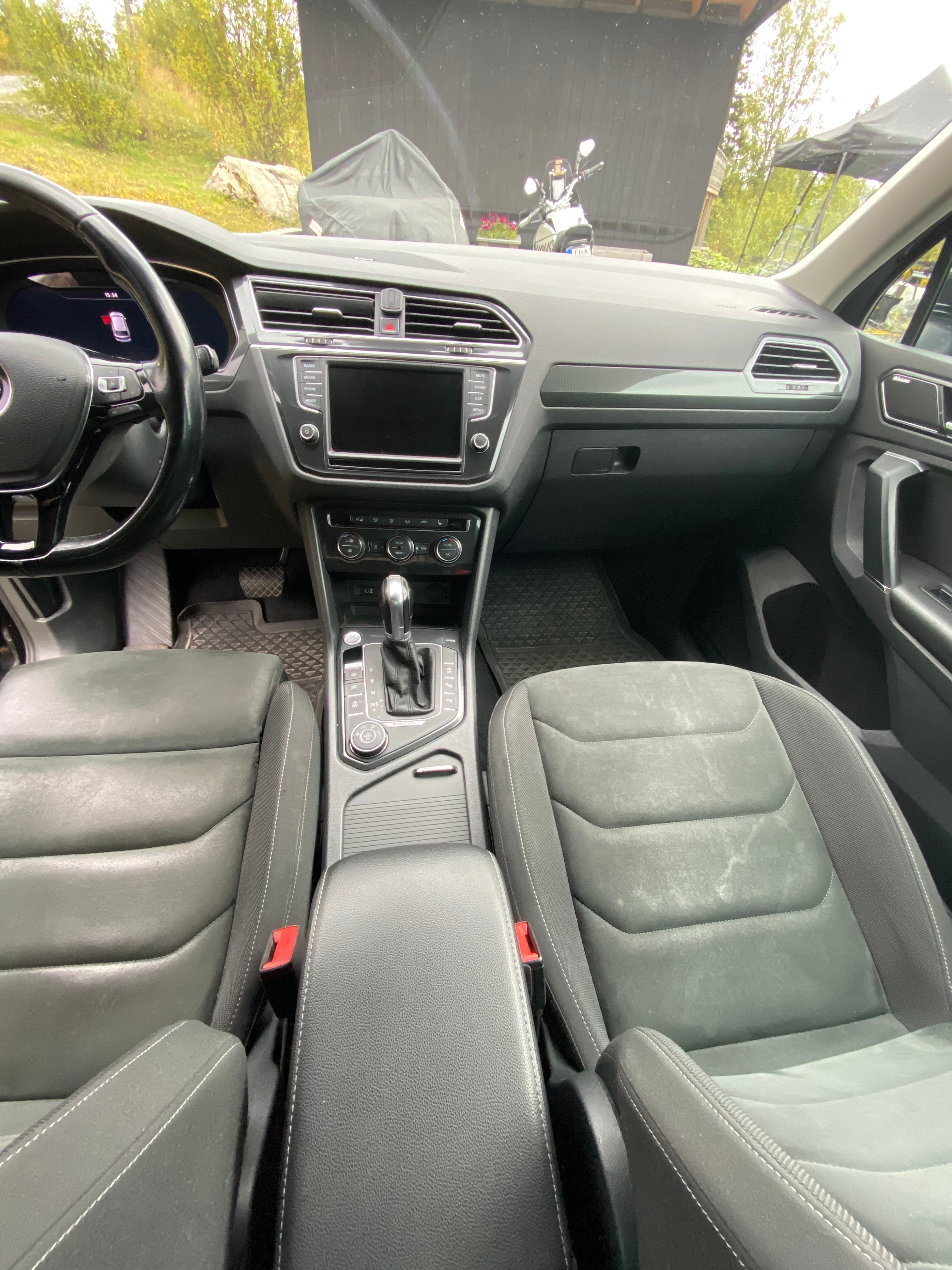 Volkswagen Tiguan 2.0 TDI SCR R-Line 2017, photo 7/9