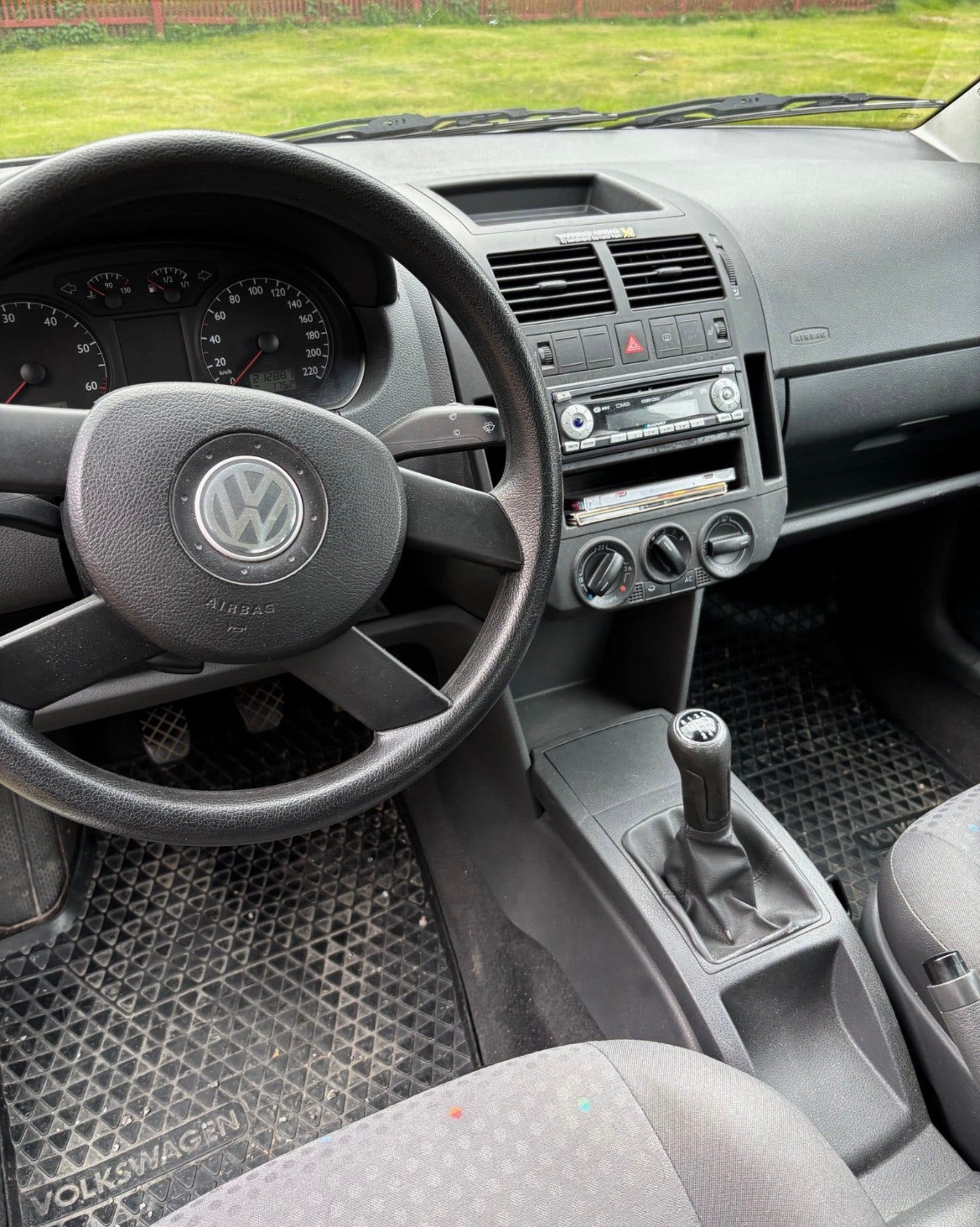 Volkswagen Polo 3-dörrar 1.4 Manuell 2004, bild 3/5