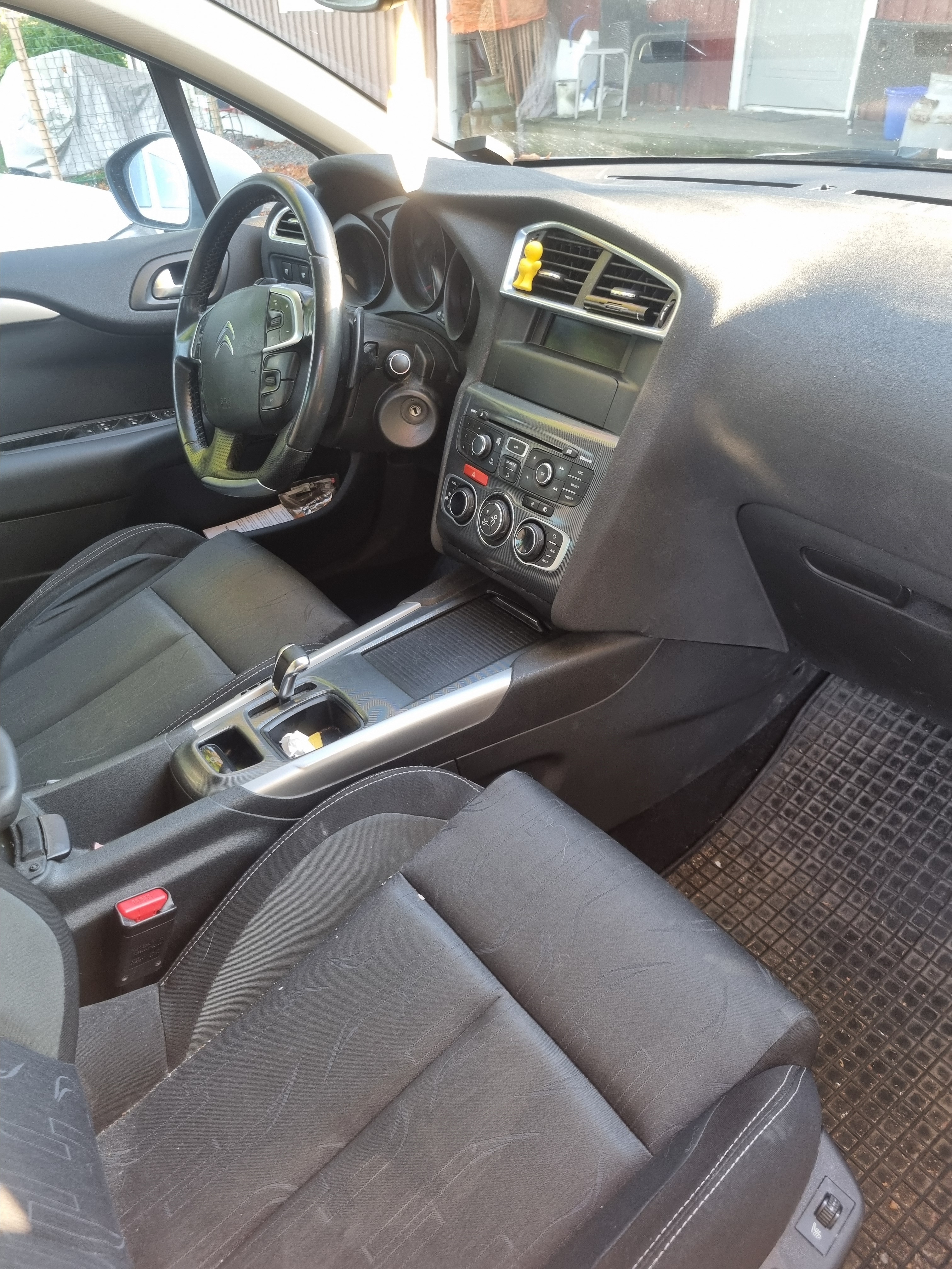 Citroen C4 1.6 e-HDi Airdream EGS 2011, photo 6/10