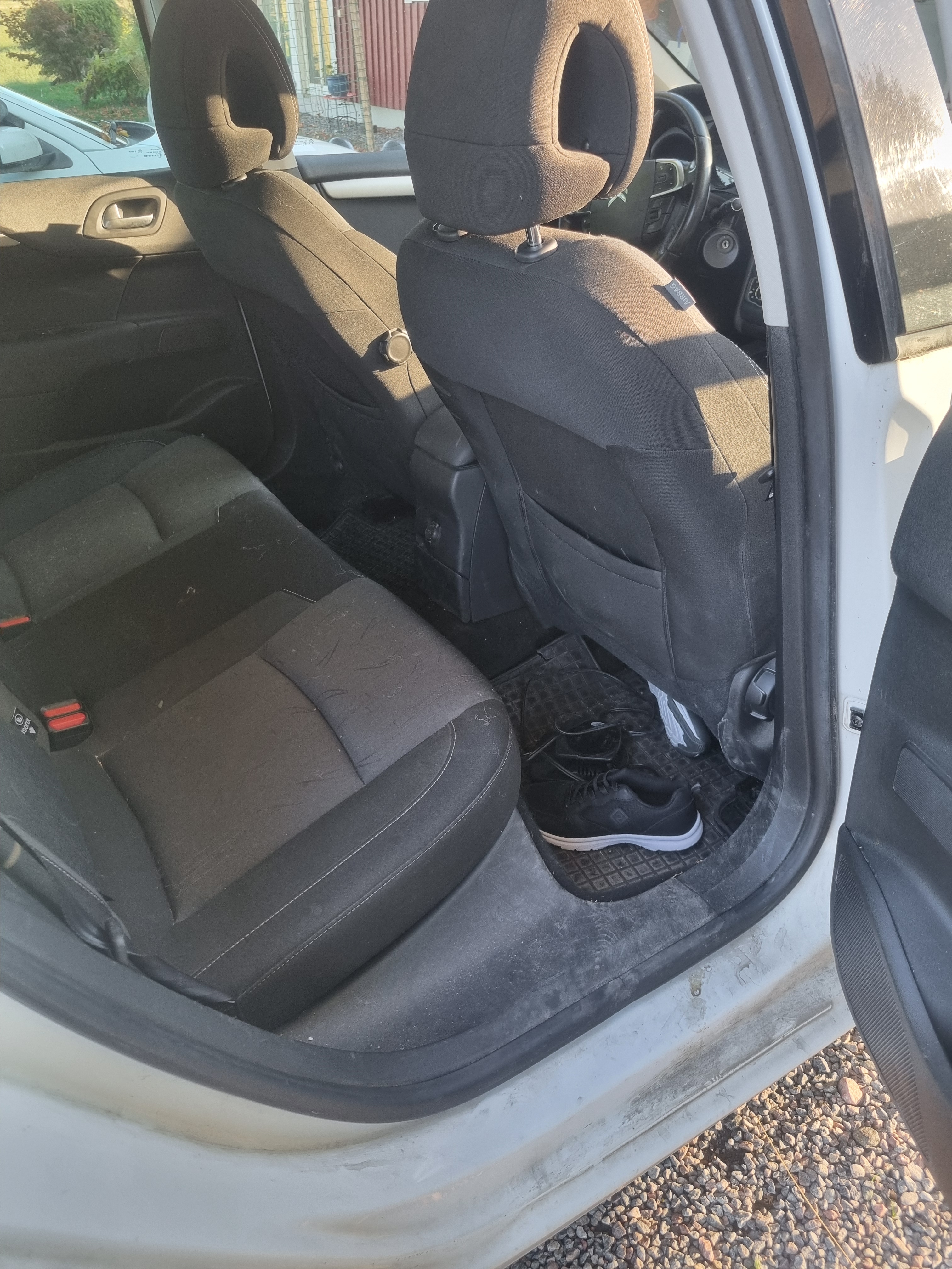 Citroen C4 1.6 e-HDi Airdream EGS 2011, photo 7/10