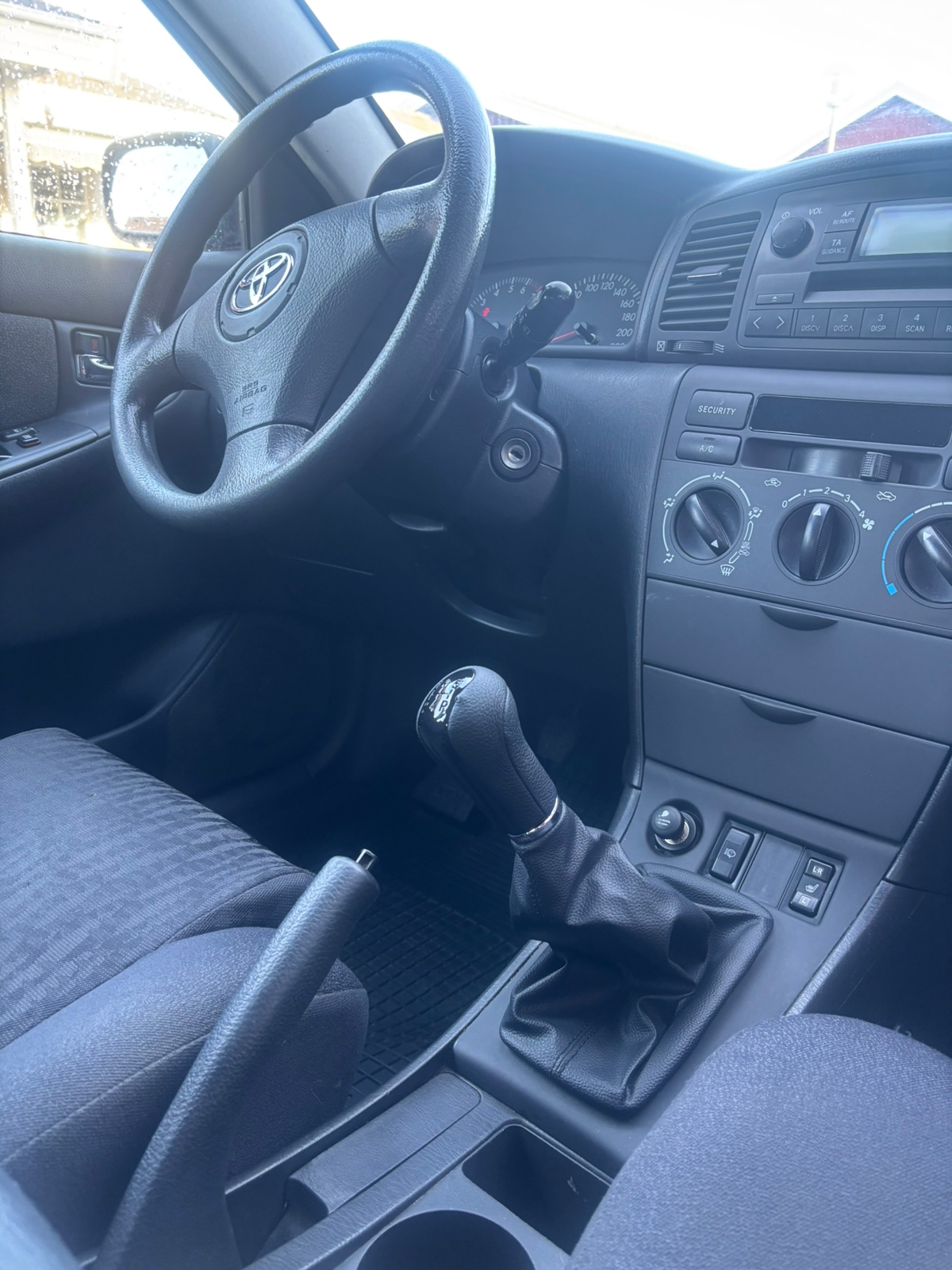 Toyota Corolla 2003, bild 3/3