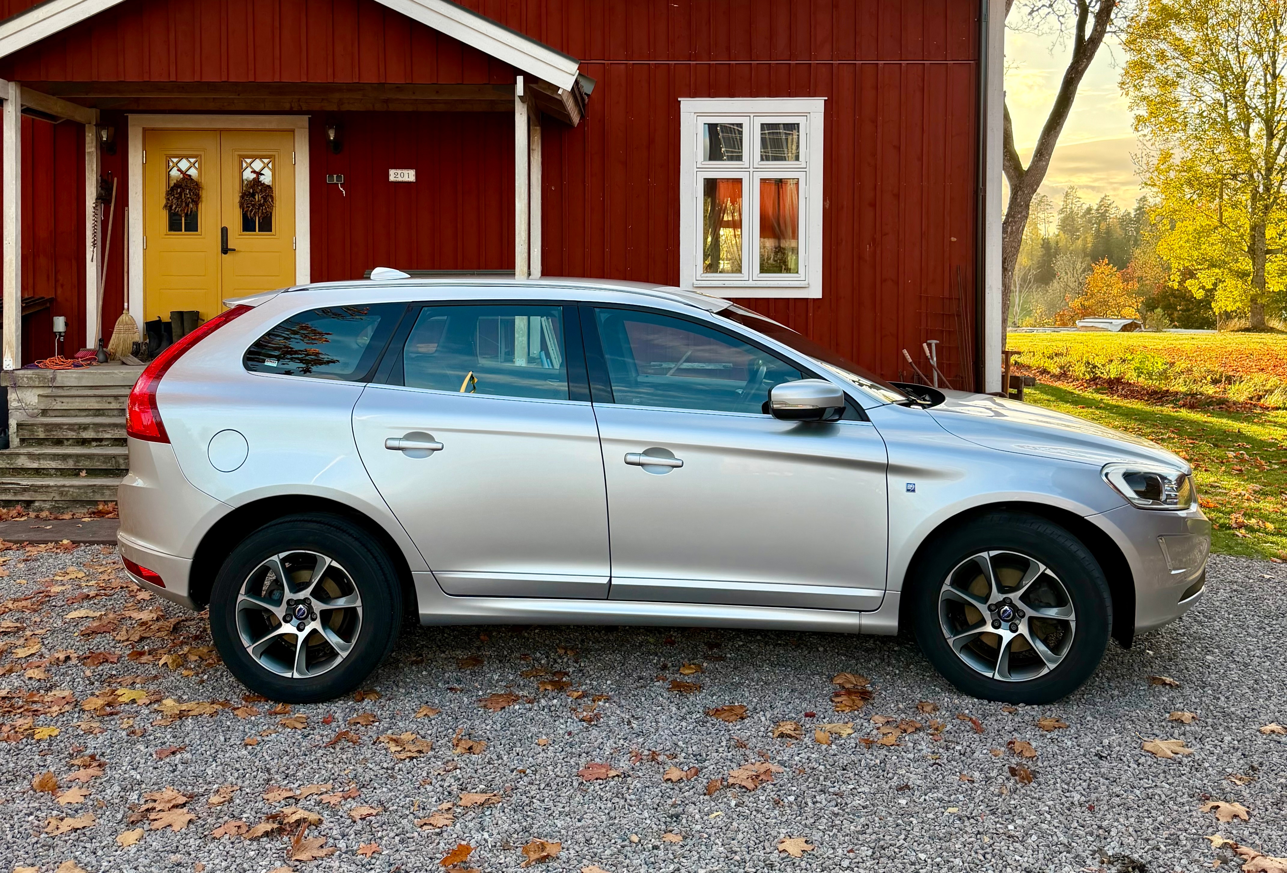 Volvo XC60 D4 AWD Geartronic 2016, bild 2/10