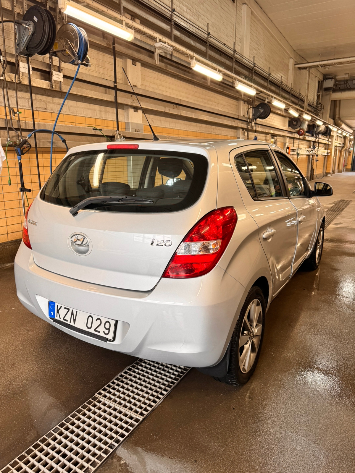 Hyundai i20 5-dörrar 1.2 Manuell 2012, bild 2/3