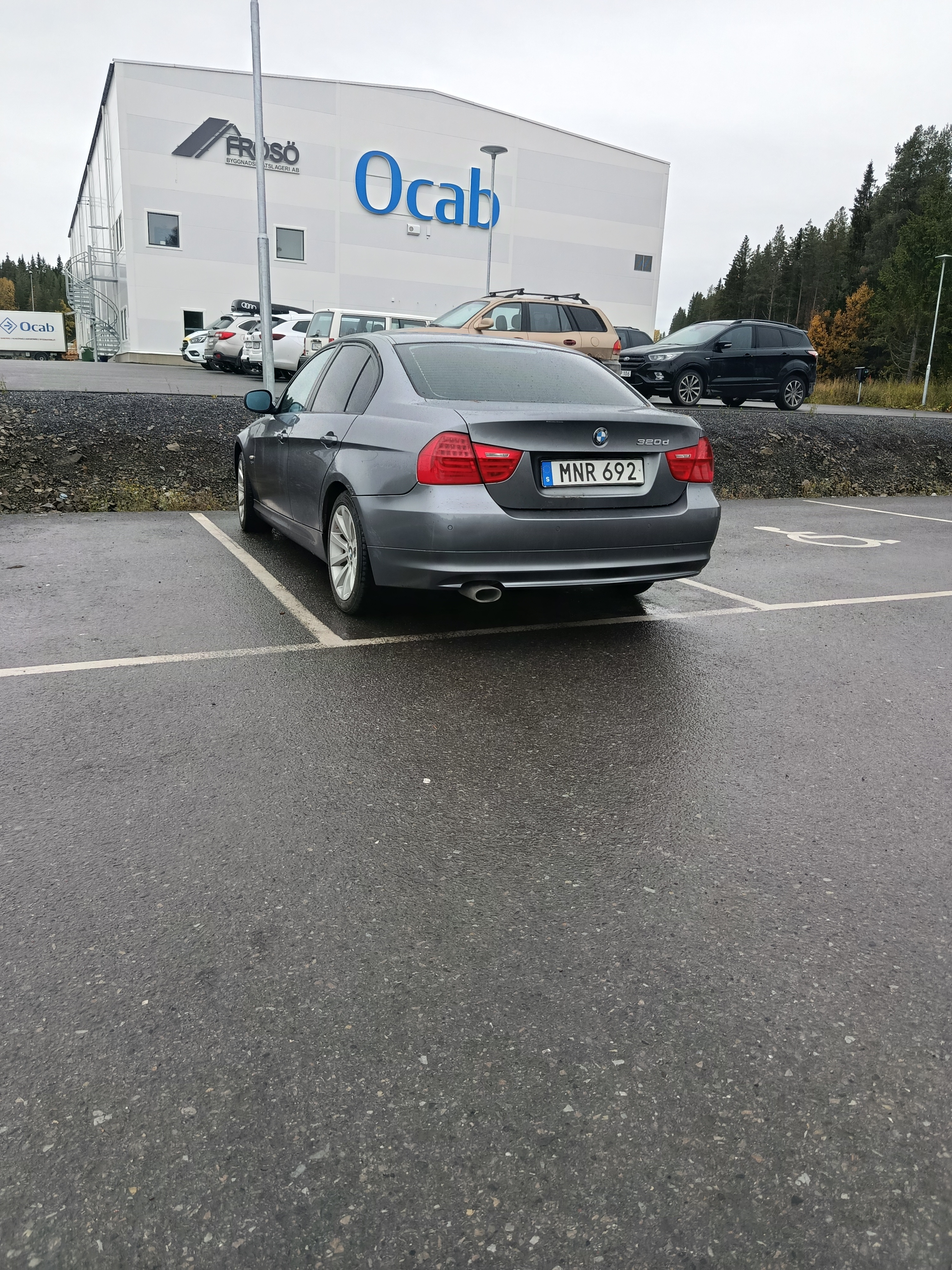 BMW 320 d xDrive Sedan Automatisk 2009, bild 2/4