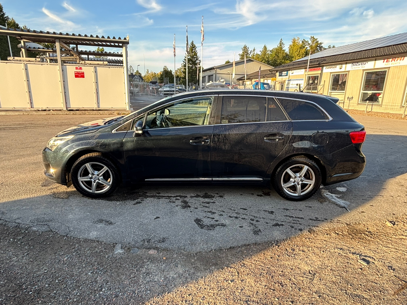 Toyota Avensis Kombi 2.0 Multidrive S 2013, photo 6/9