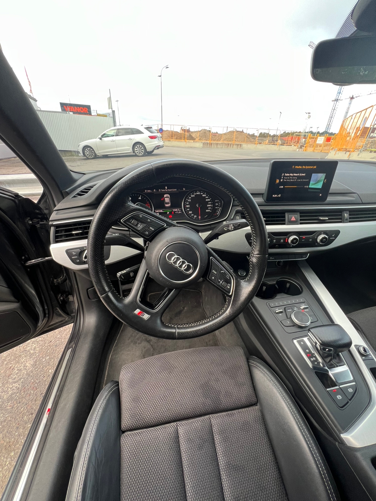 Audi A4 Sedan 2.0 TDI S Tronic 2016, photo 3/9