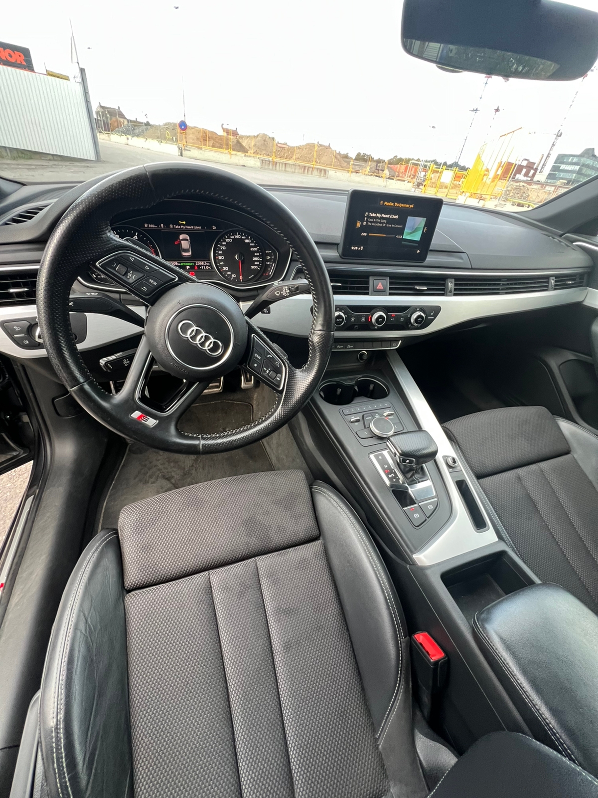 Audi A4 Sedan 2.0 TDI S Tronic 2016, photo 7/9