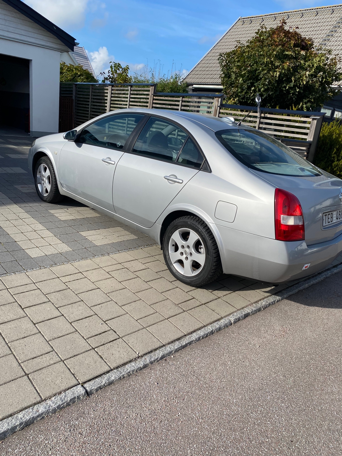 Nissan Primera Sedan 1.8 Manuell 2002, bild 4/5