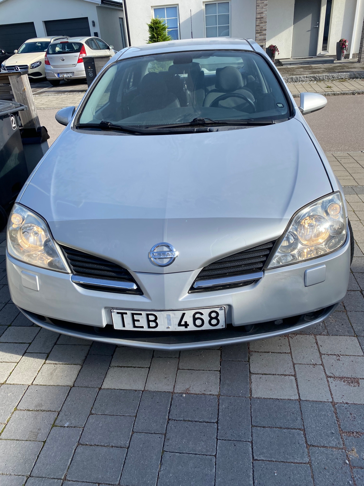 Nissan Primera Sedan 1.8 Manuell 2002, bild 2/5