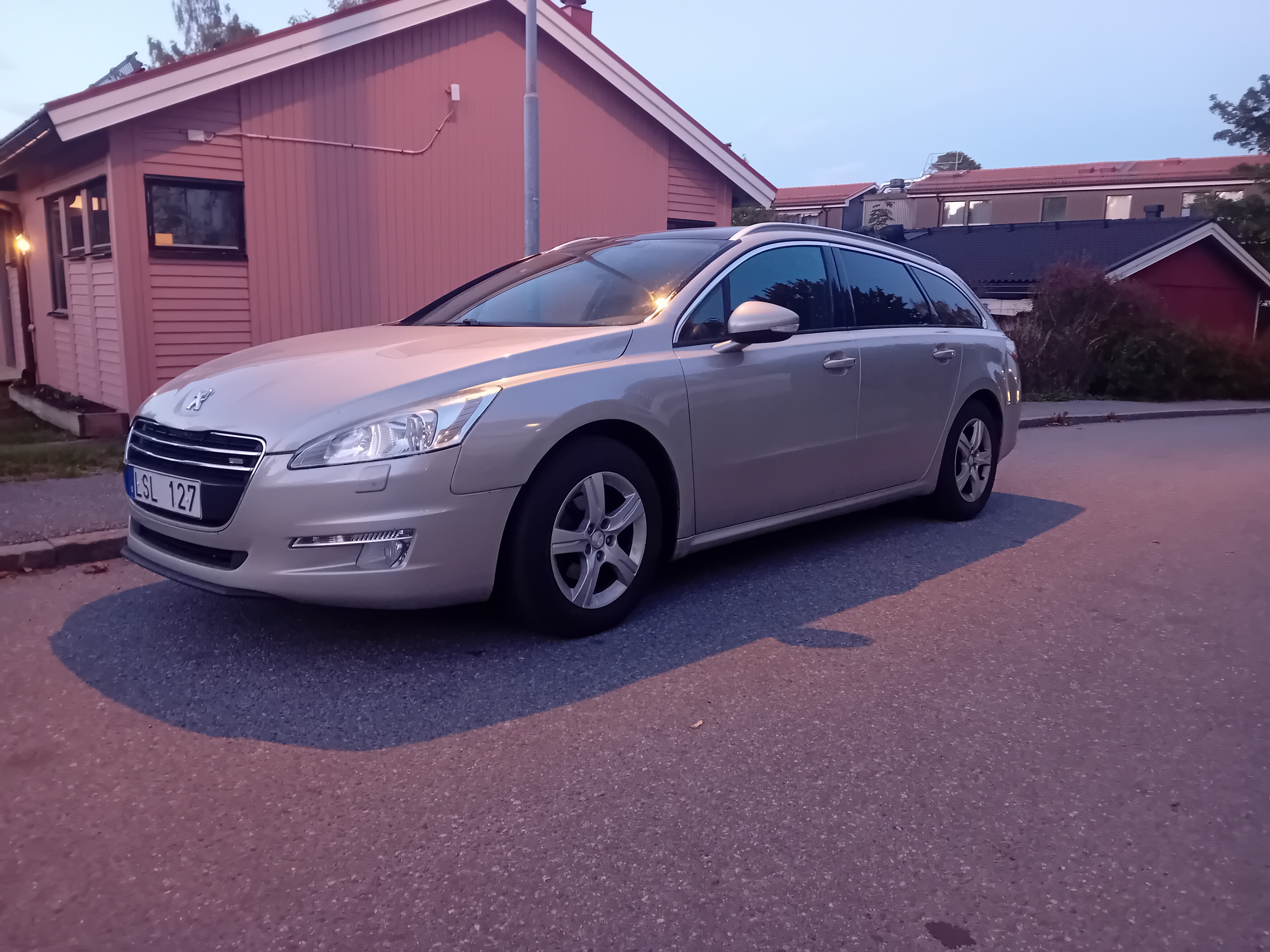 Peugeot 508 SW 1.6 e-HDi 110 FAP 8v EGS 2011, kuva 4/6
