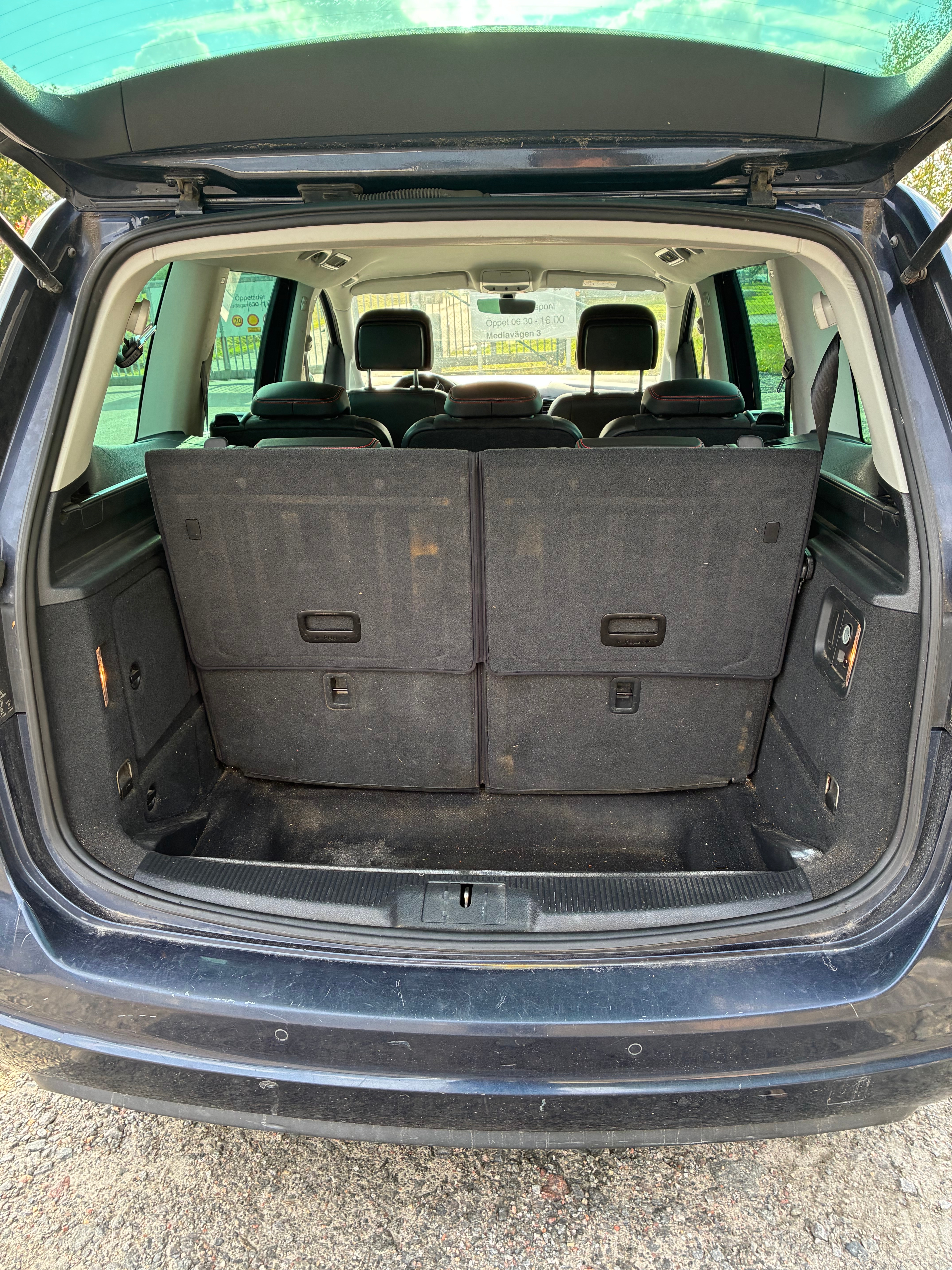Seat Alhambra 2017, photo 3/8