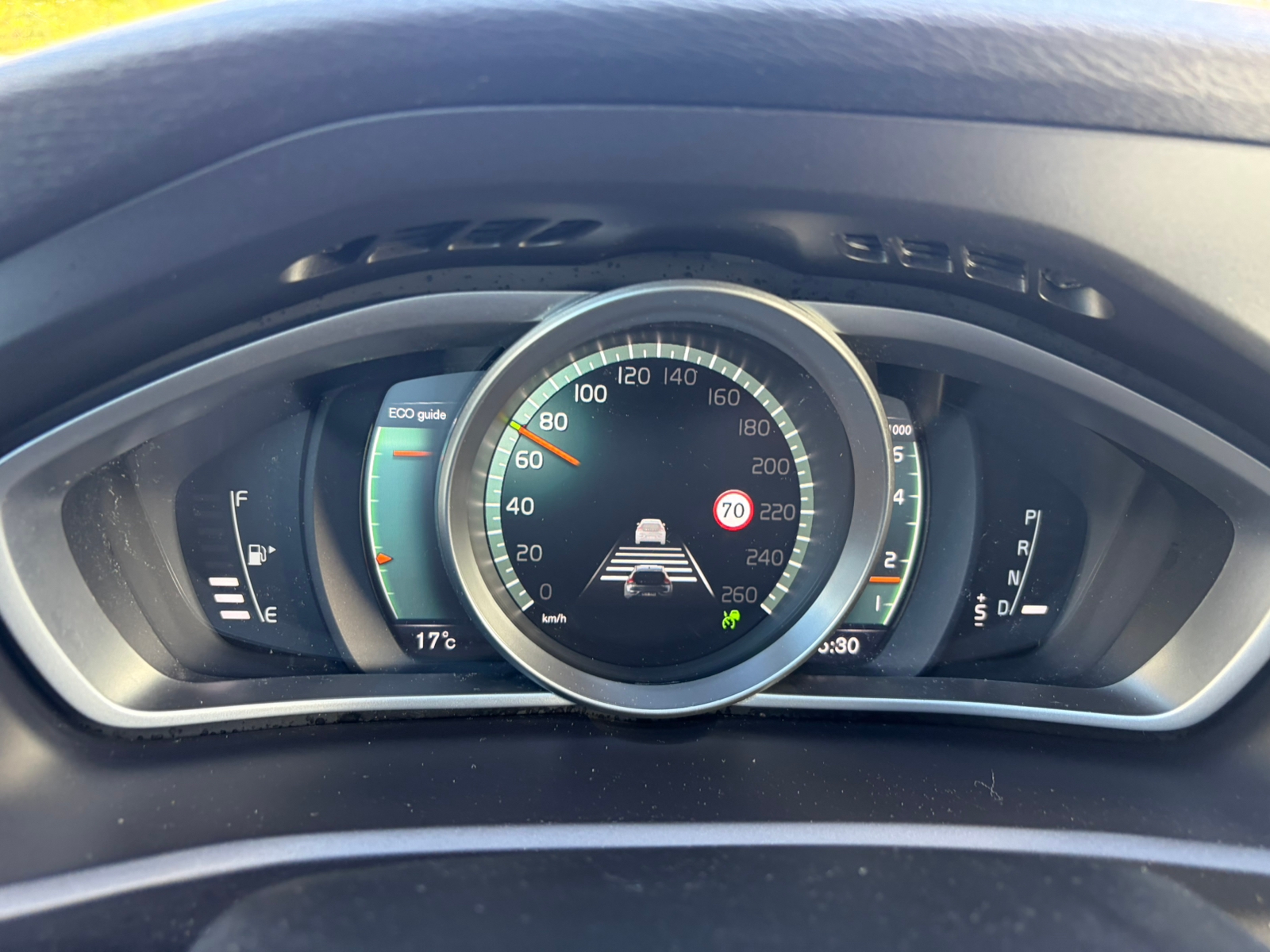 Volvo V40 T3 Geartronic 2018, photo 6/10