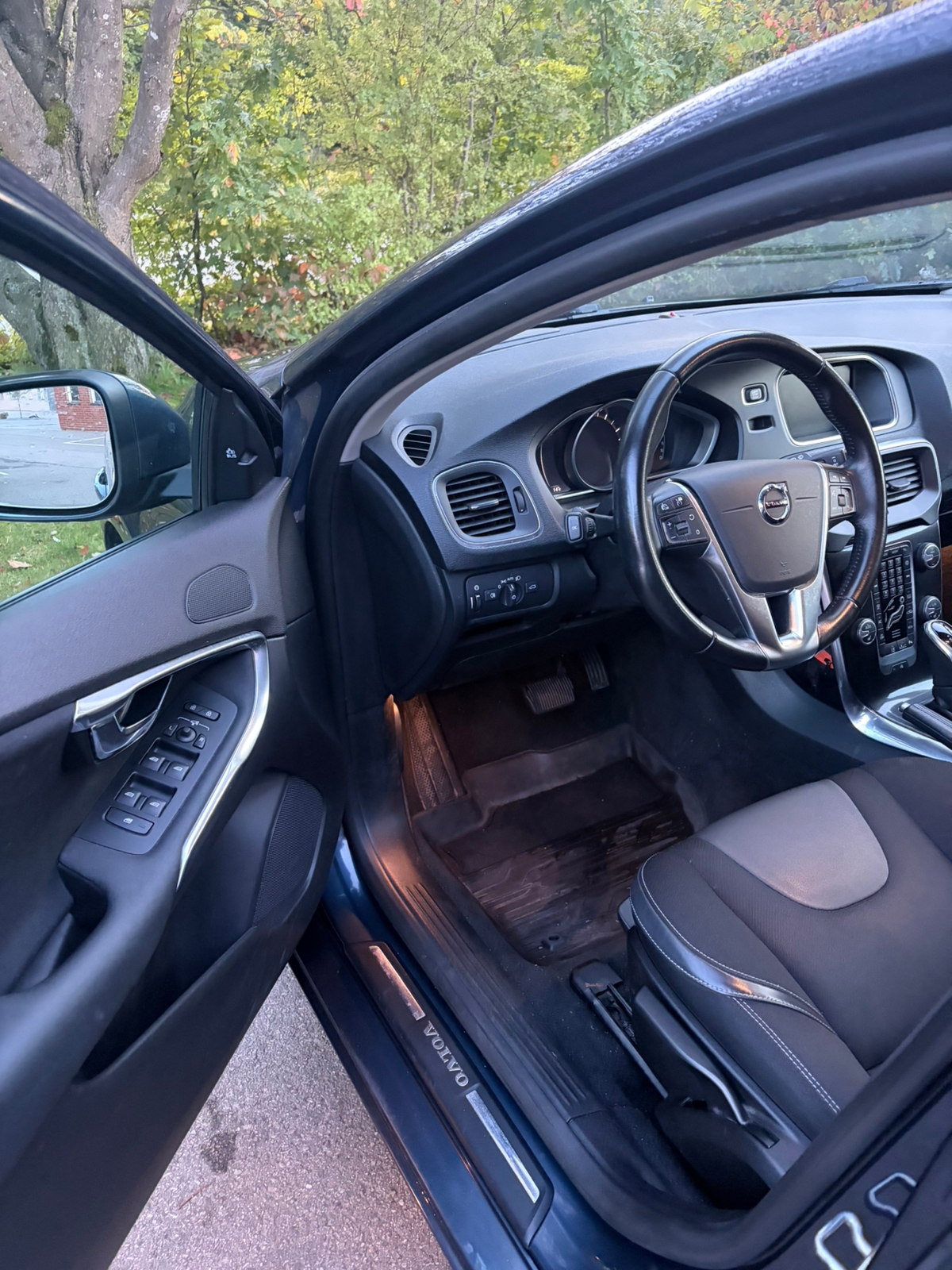 Volvo V40 T3 Geartronic 2018, photo 3/10