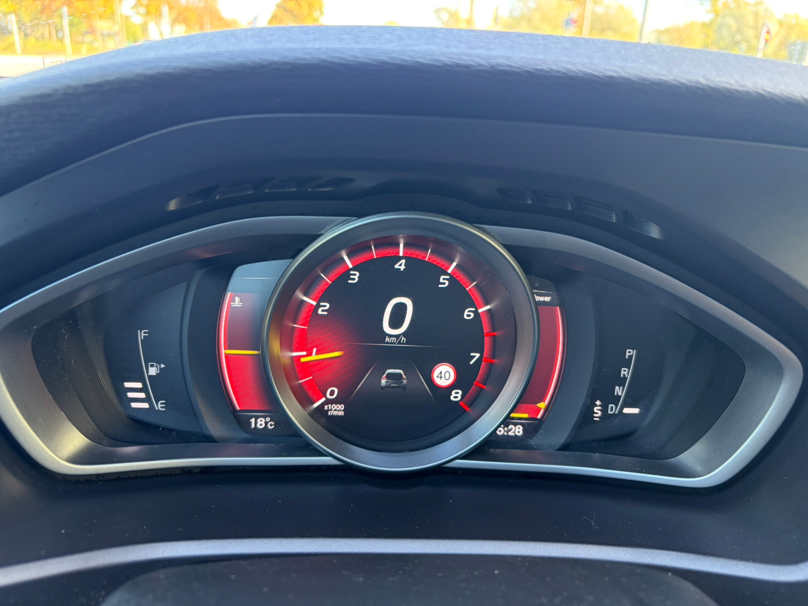 Volvo V40 T3 Geartronic 2018, photo 5/10