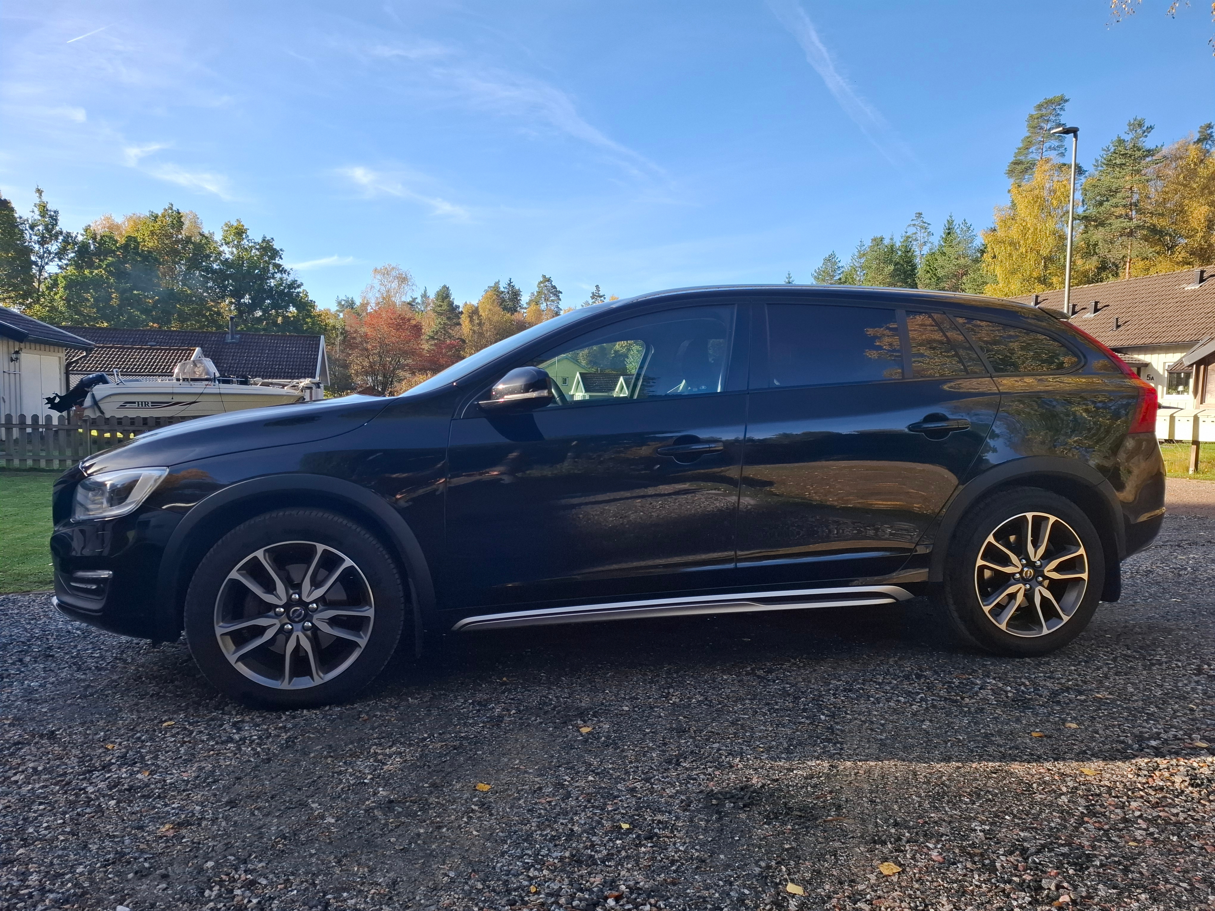 Volvo V60 Cross Country D4 Geartronic 2016, kuva 3/10