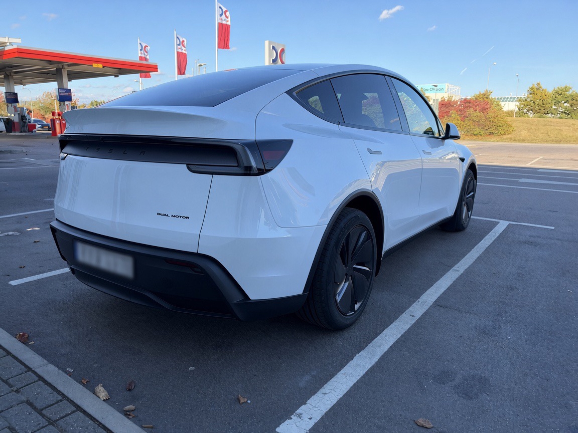 Tesla Model Y Long Range AWD 2026, kuva 4/4