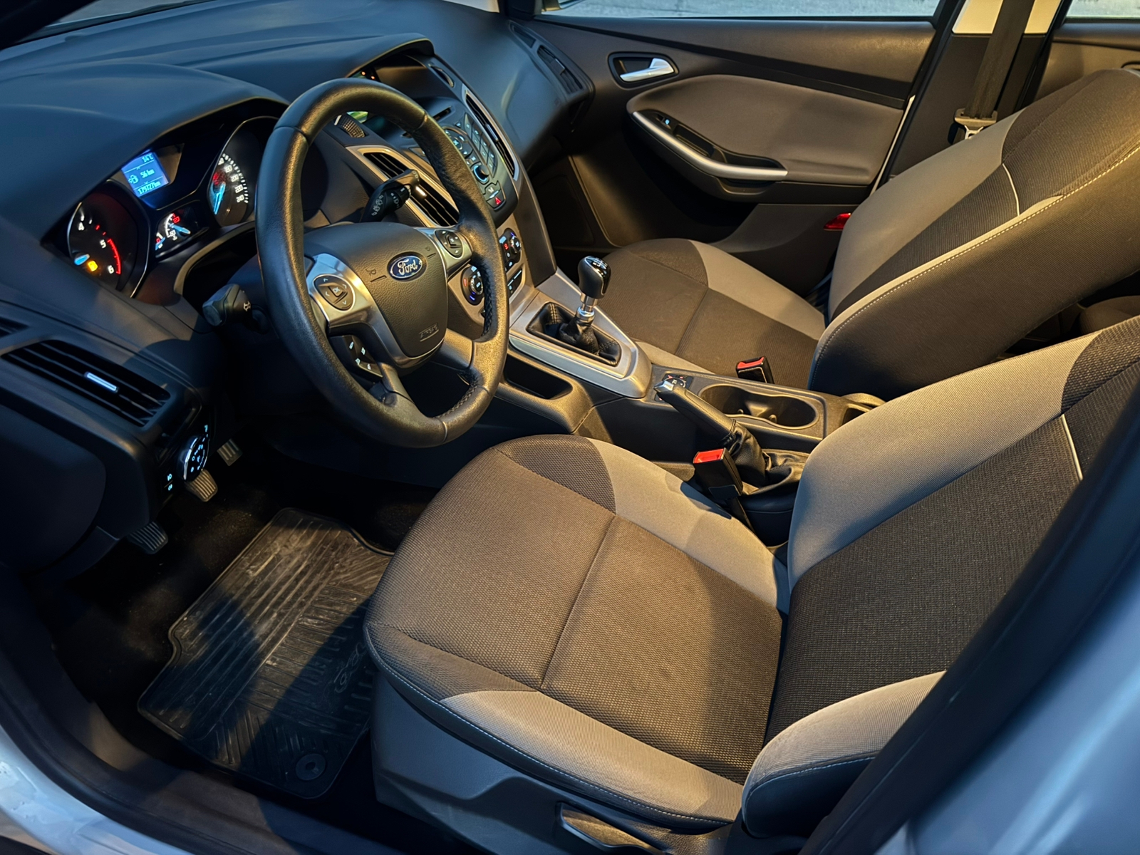Ford Focus 2013, kuva 6/6