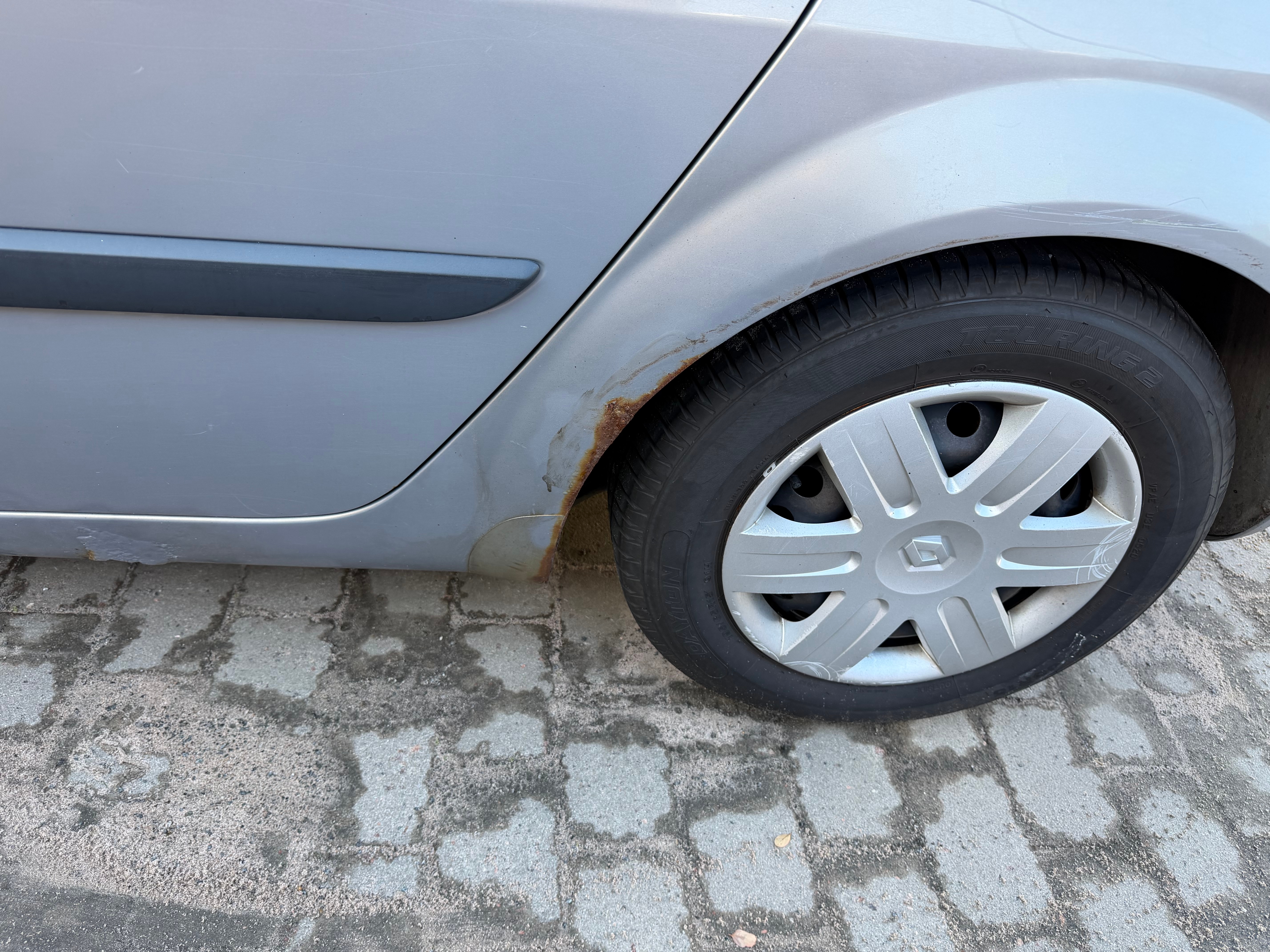 Renault Megane II 5-dörrar 1.6 Manuell 2005, bild 7/8