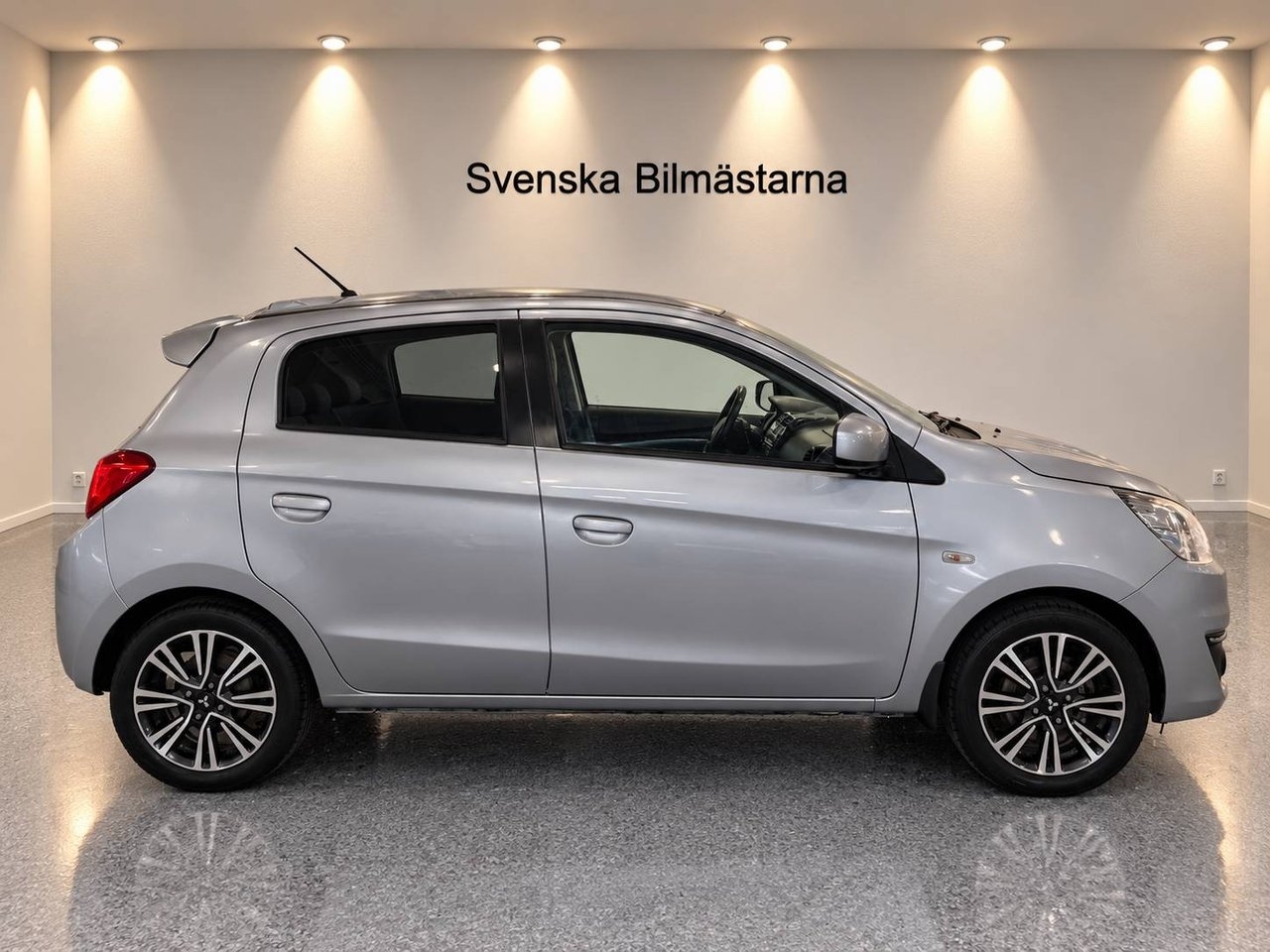 Mitsubishi Space Star 2016, bild 3/10
