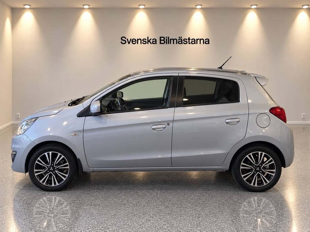 Mitsubishi Space Star 2016, bild 4/10