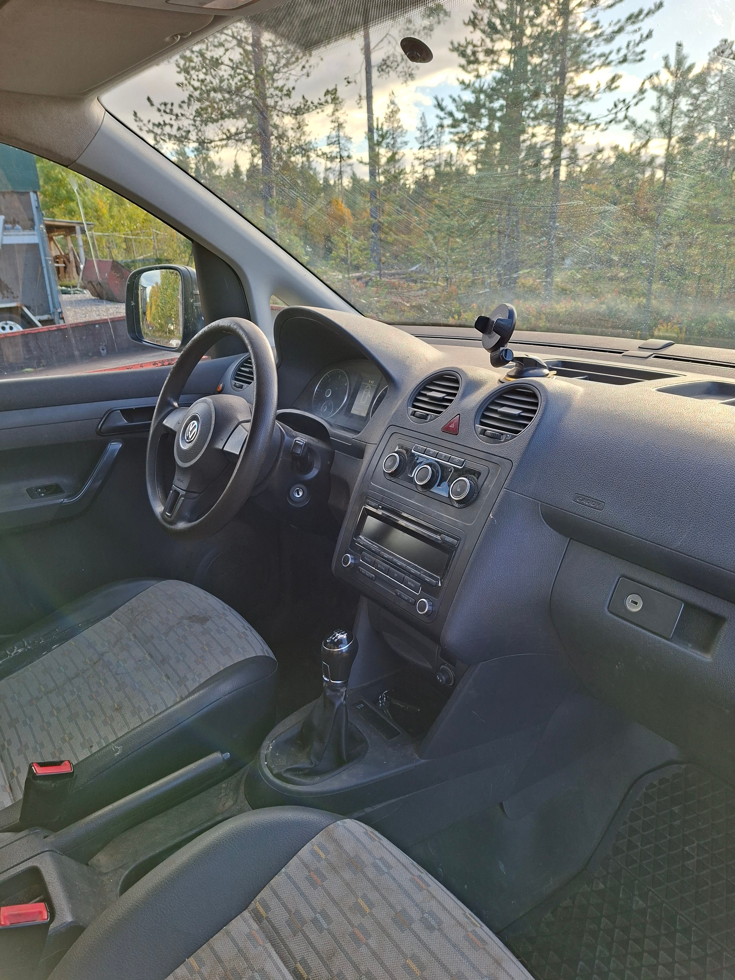 Volkswagen Caddy Maxi 2013, kuva 4/6