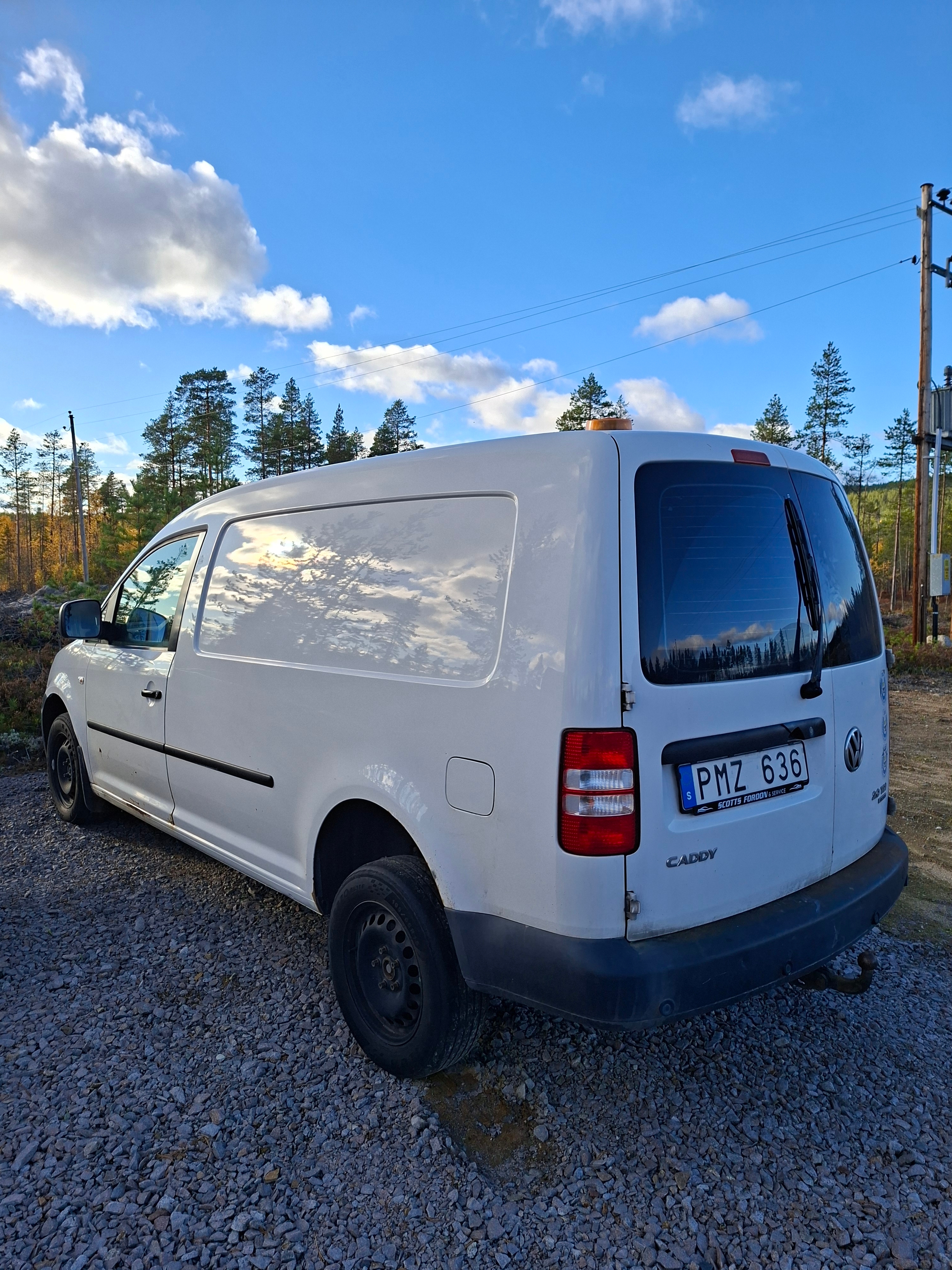Volkswagen Caddy Maxi 2013, kuva 2/6