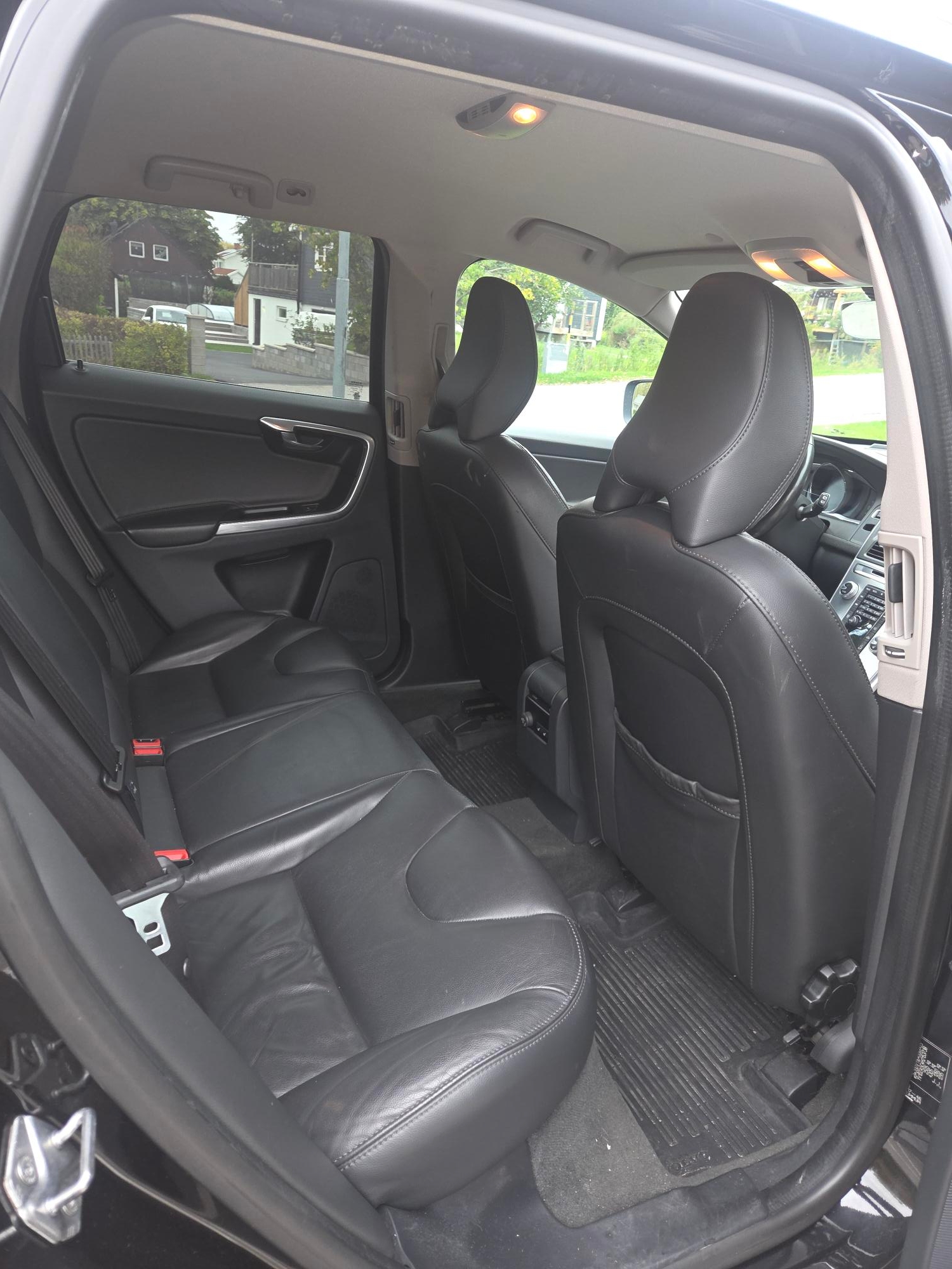 Volvo XC60 D4 AWD Manuell 2017, kuva 2/8
