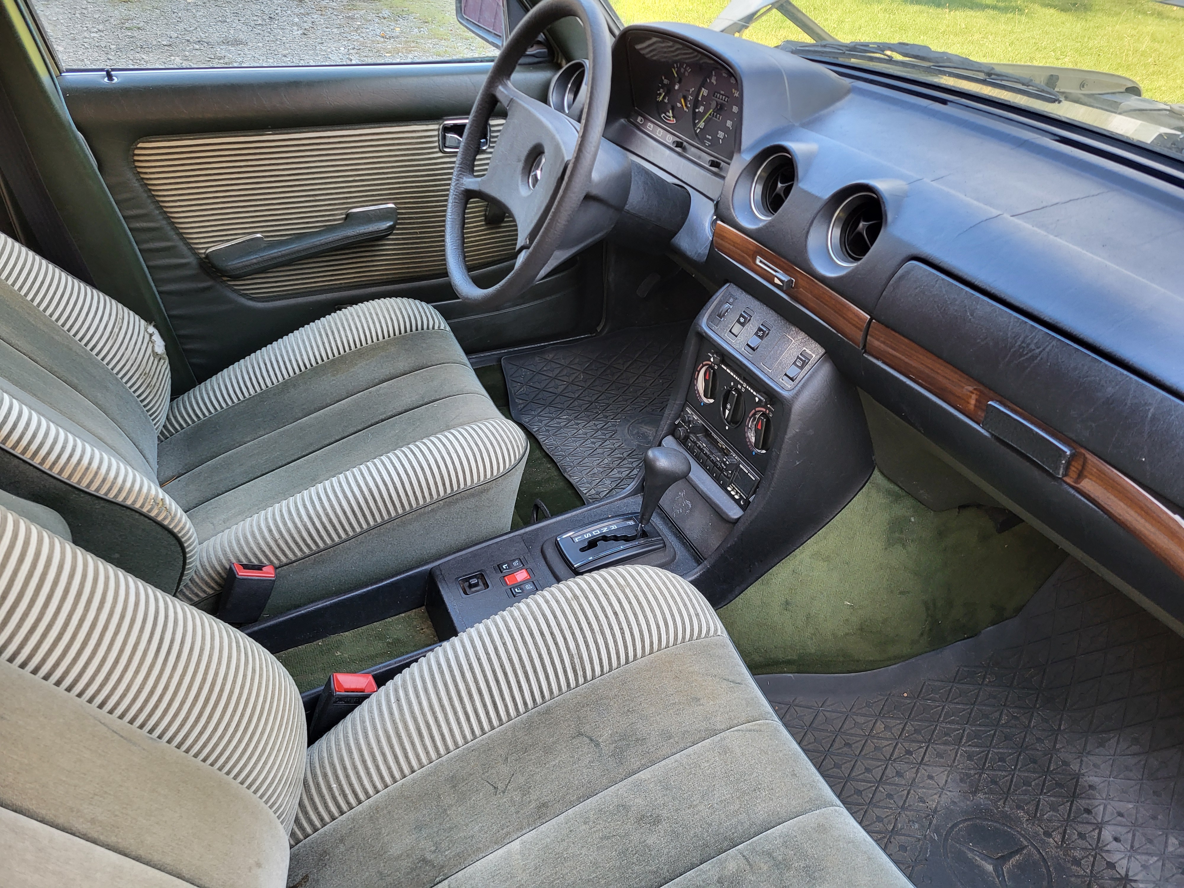 Mercedes-Benz 200 Automatisk 1983, photo 5/10