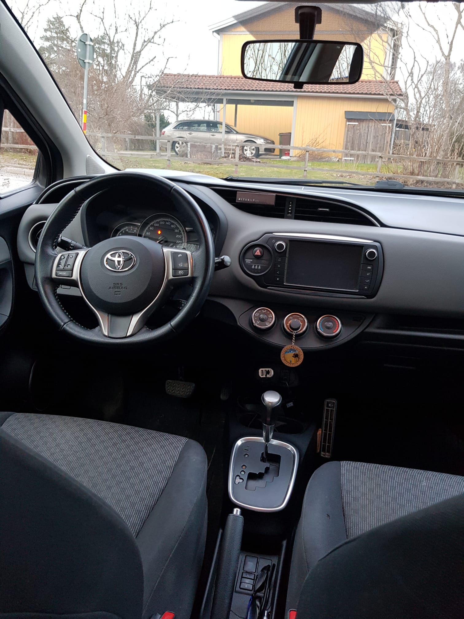 Toyota Yaris 2015, photo 6/10
