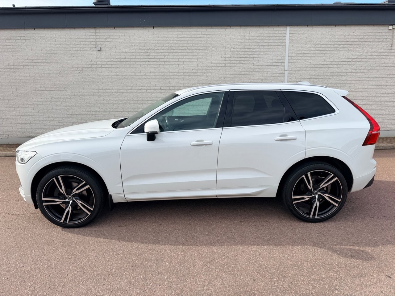 Volvo XC60 2018, bild 2/10