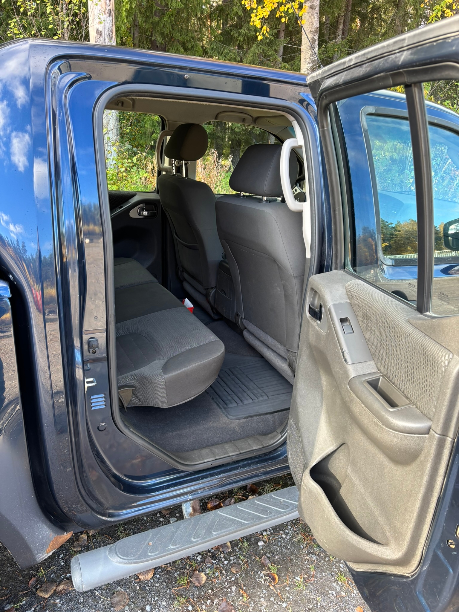 Nissan Navara 2011, kuva 7/10