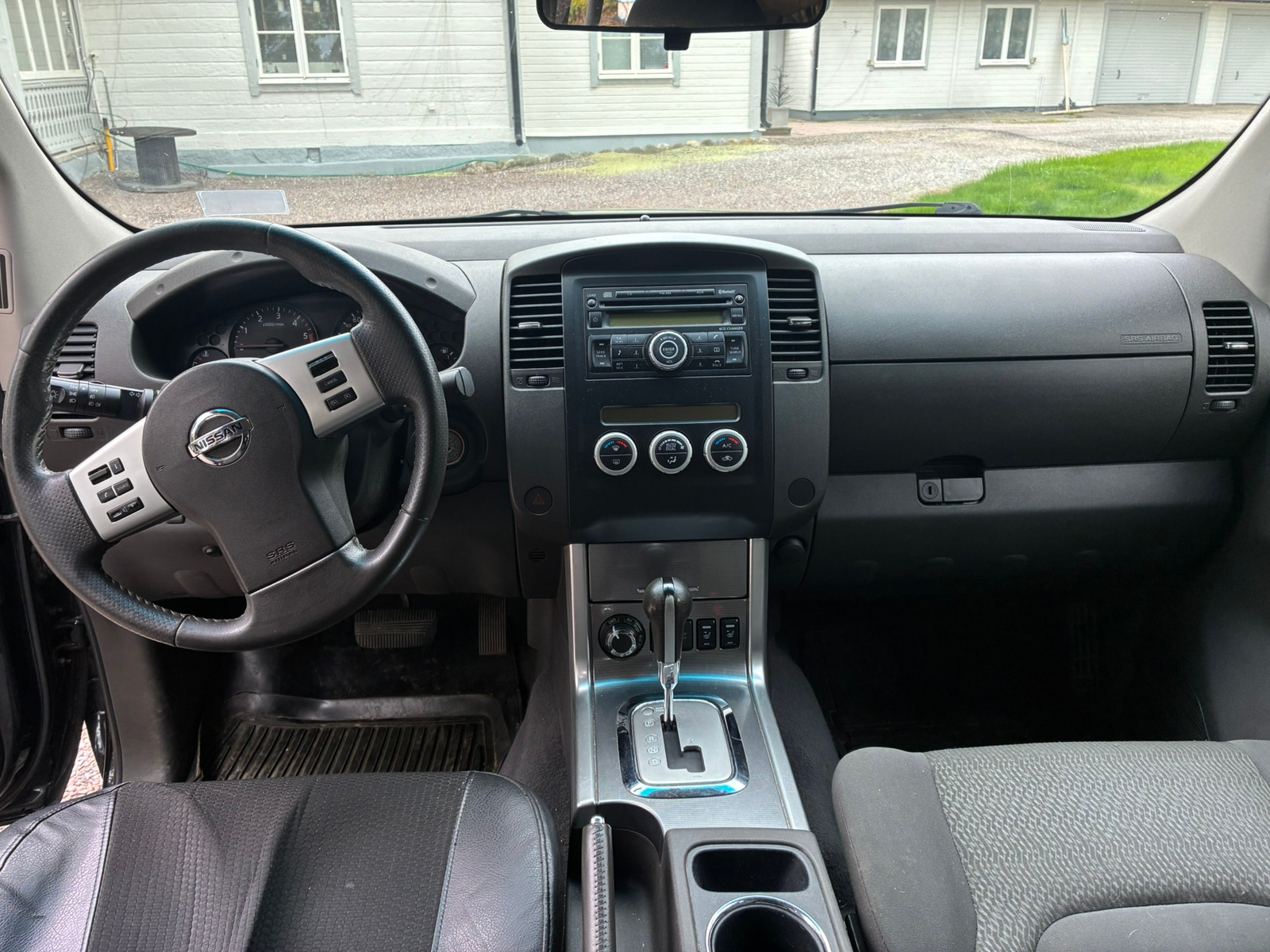 Nissan Navara 2012, kuva 4/6