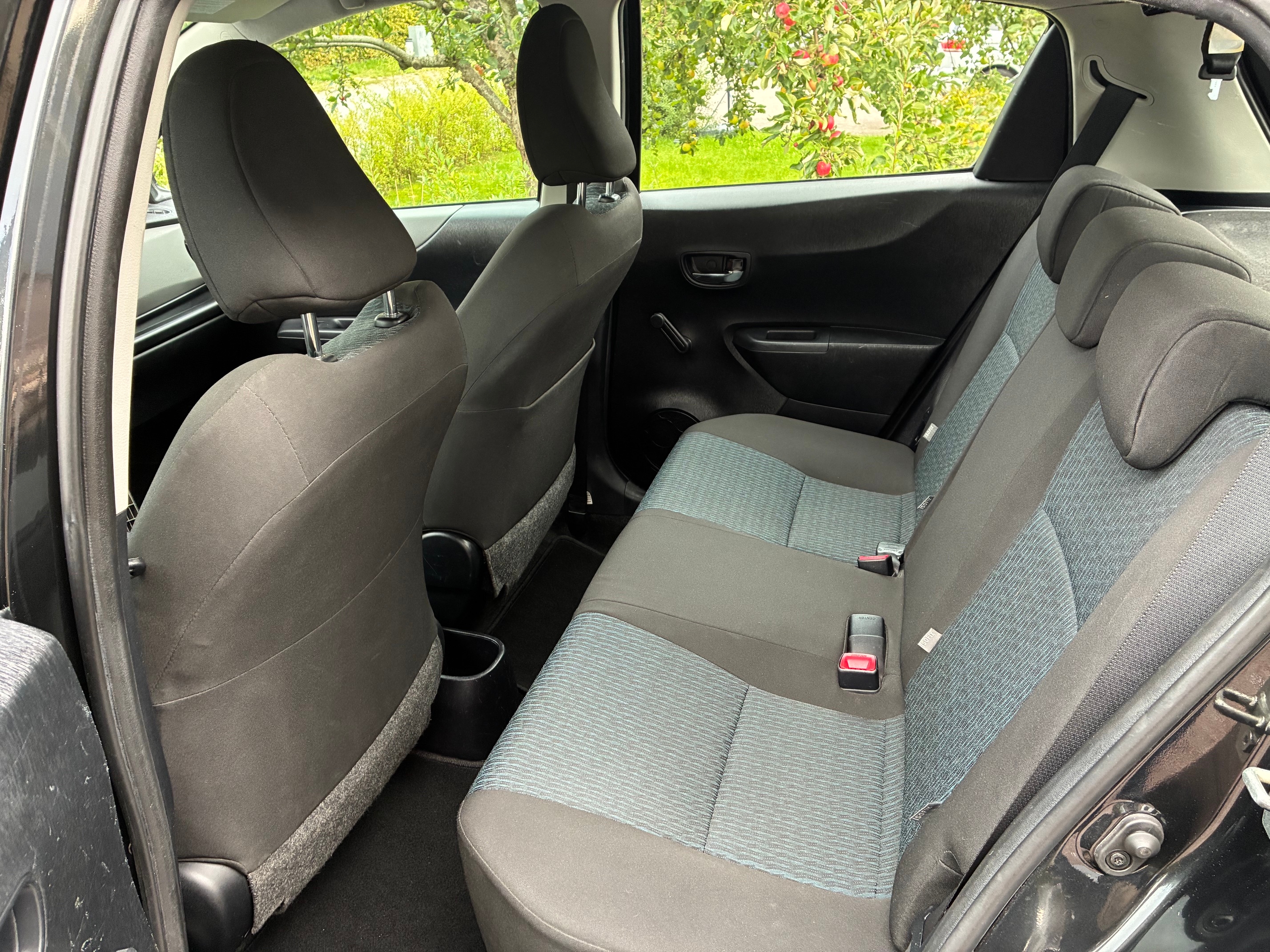 Toyota Yaris 2011, photo 5/8