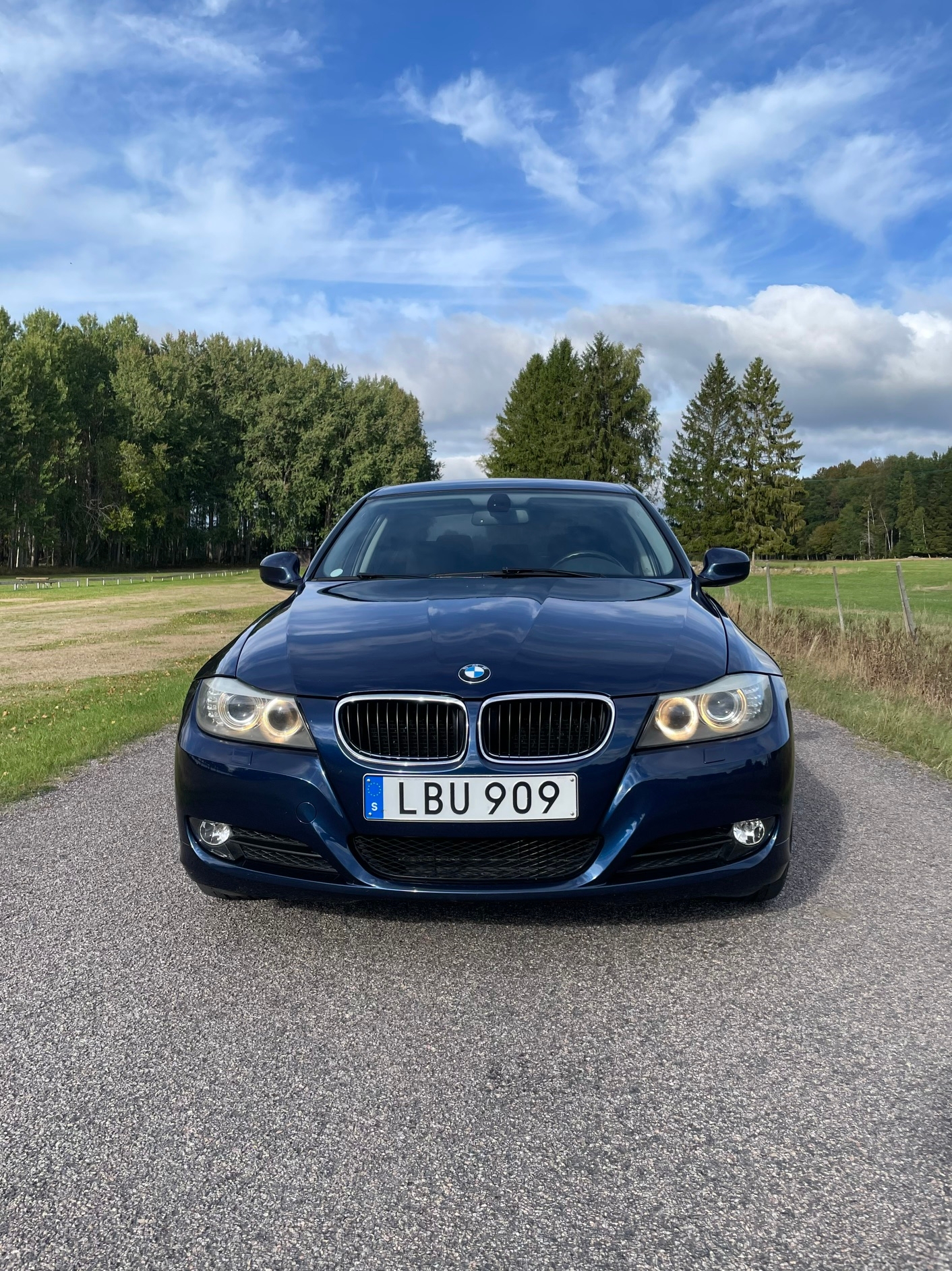 BMW 320 i Sedan Manuell 2011, bild 2/10