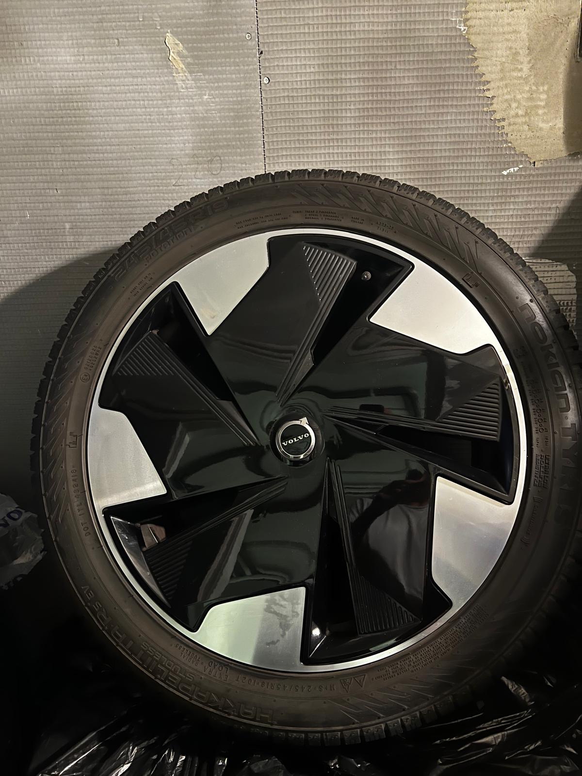 Volvo EX30 Twin Motor Performance Ultra 2024, kuva 7/7