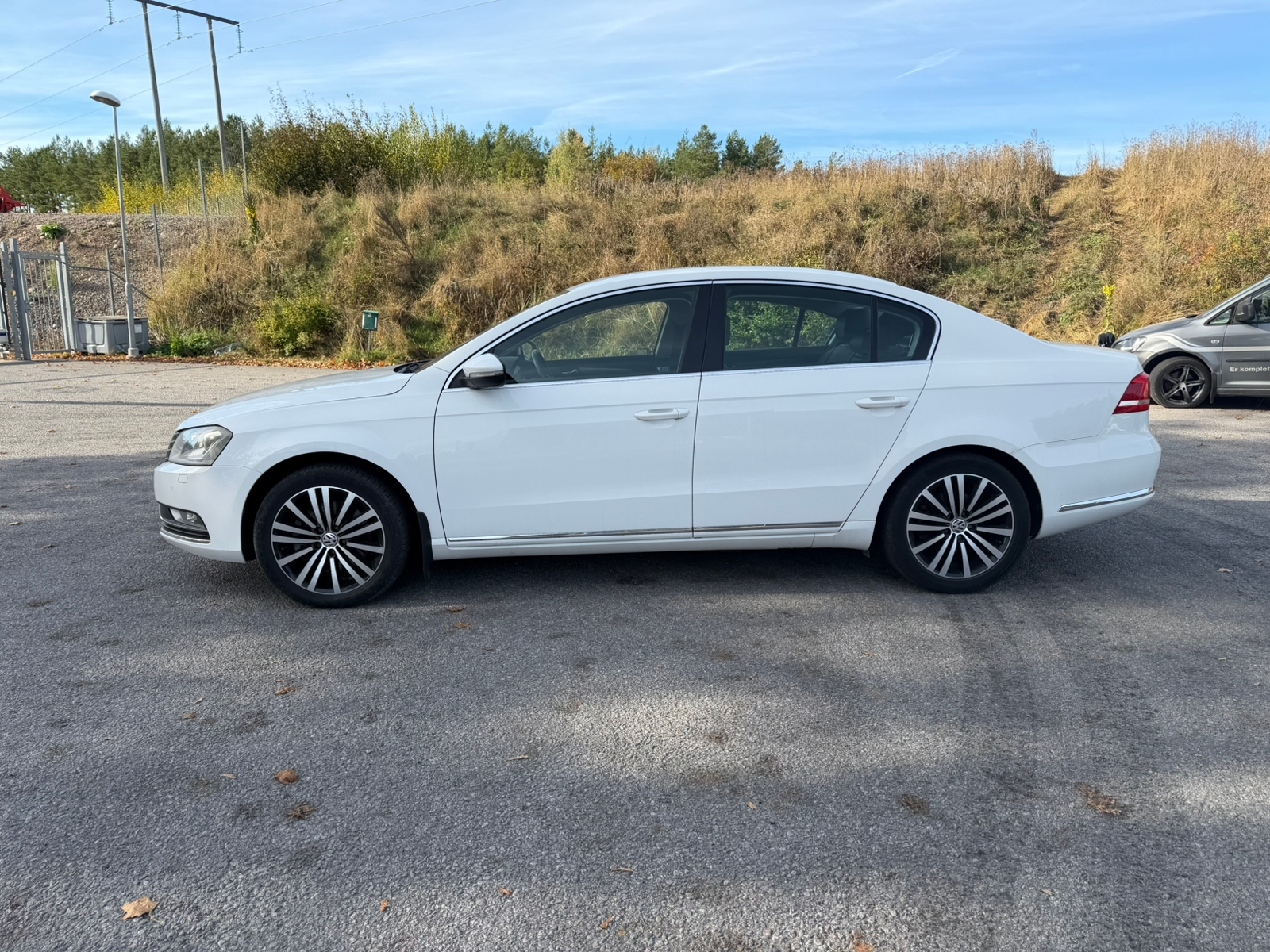 Volkswagen Passat 2012, photo 2/10