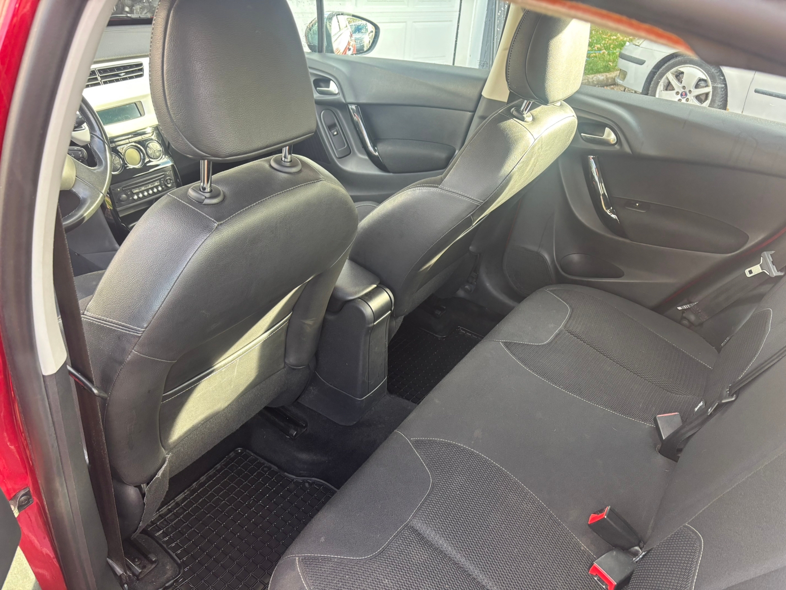 Citroen C3 1.2 PureTech VTi 82 Manuell 2013, kuva 7/8