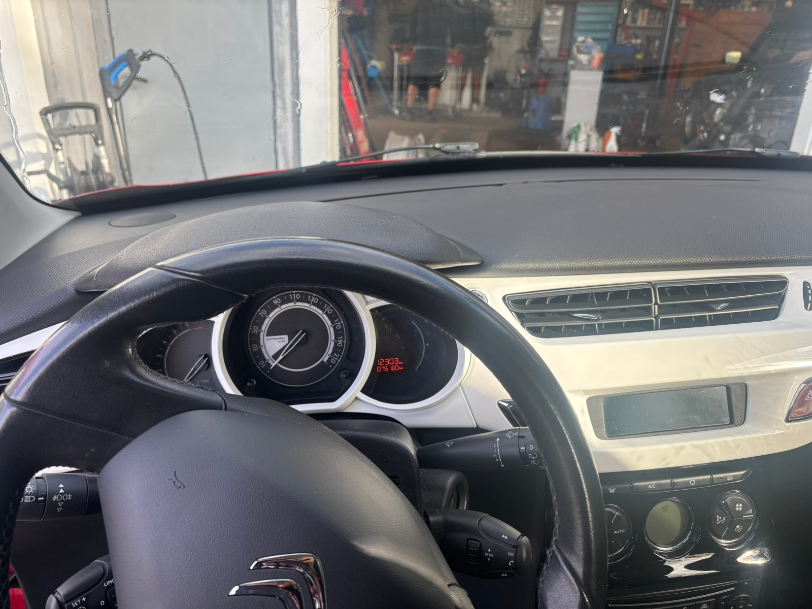 Citroen C3 1.2 PureTech VTi 82 Manuell 2013, kuva 8/8