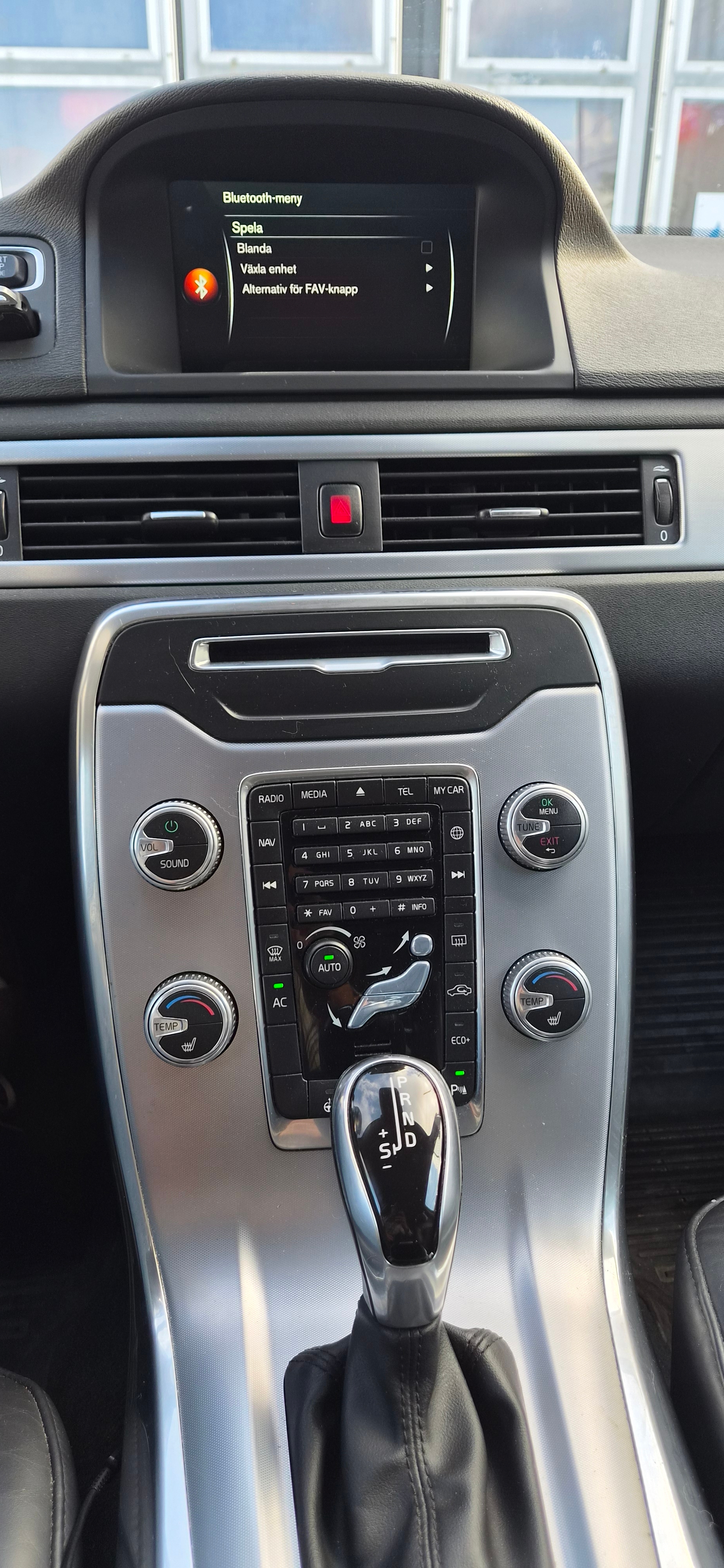 Volvo V70 D4 Geartronic 2016, photo 7/10
