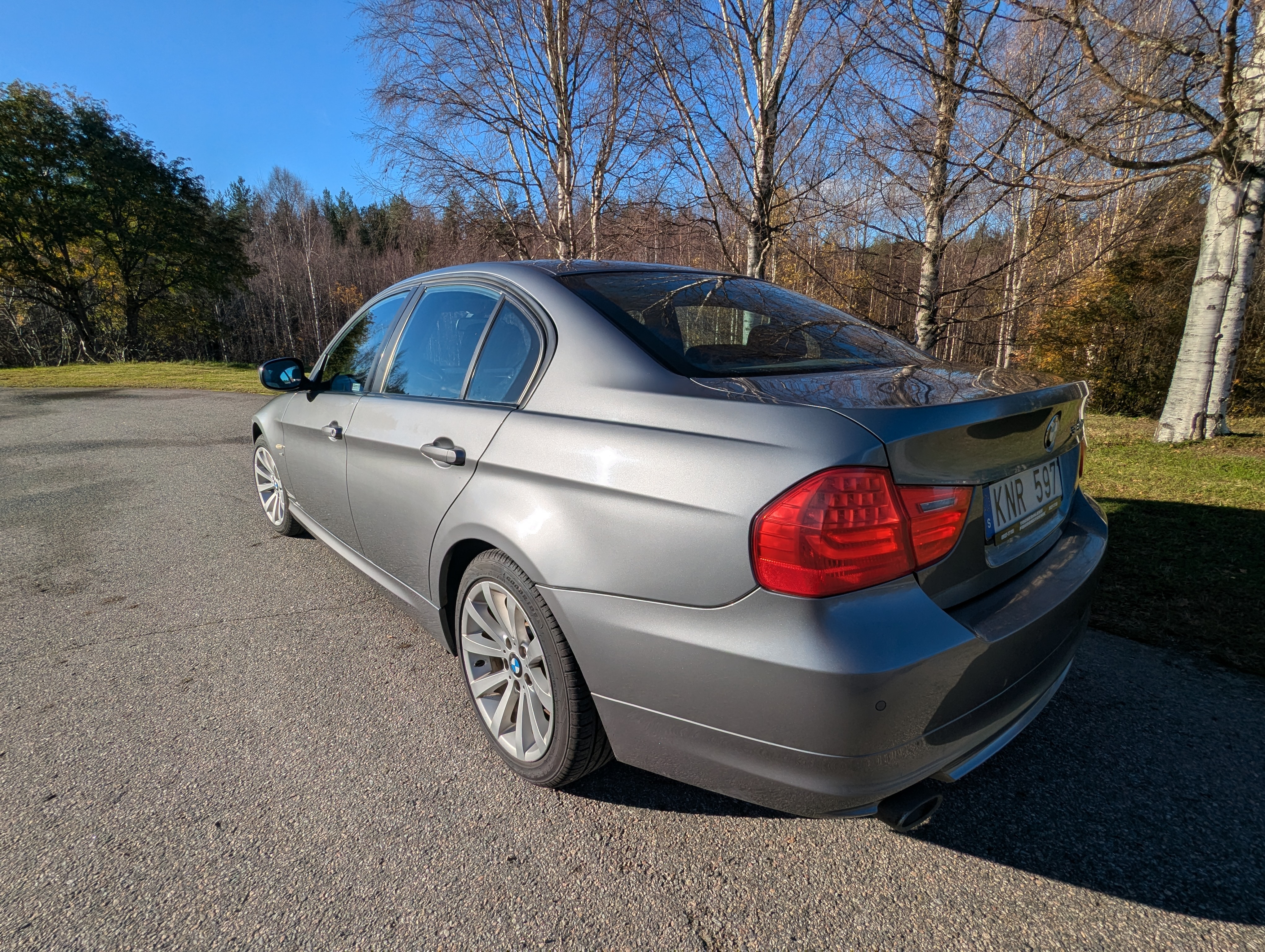 BMW 320 d xDrive Sedan Manuell 2010, bild 2/8