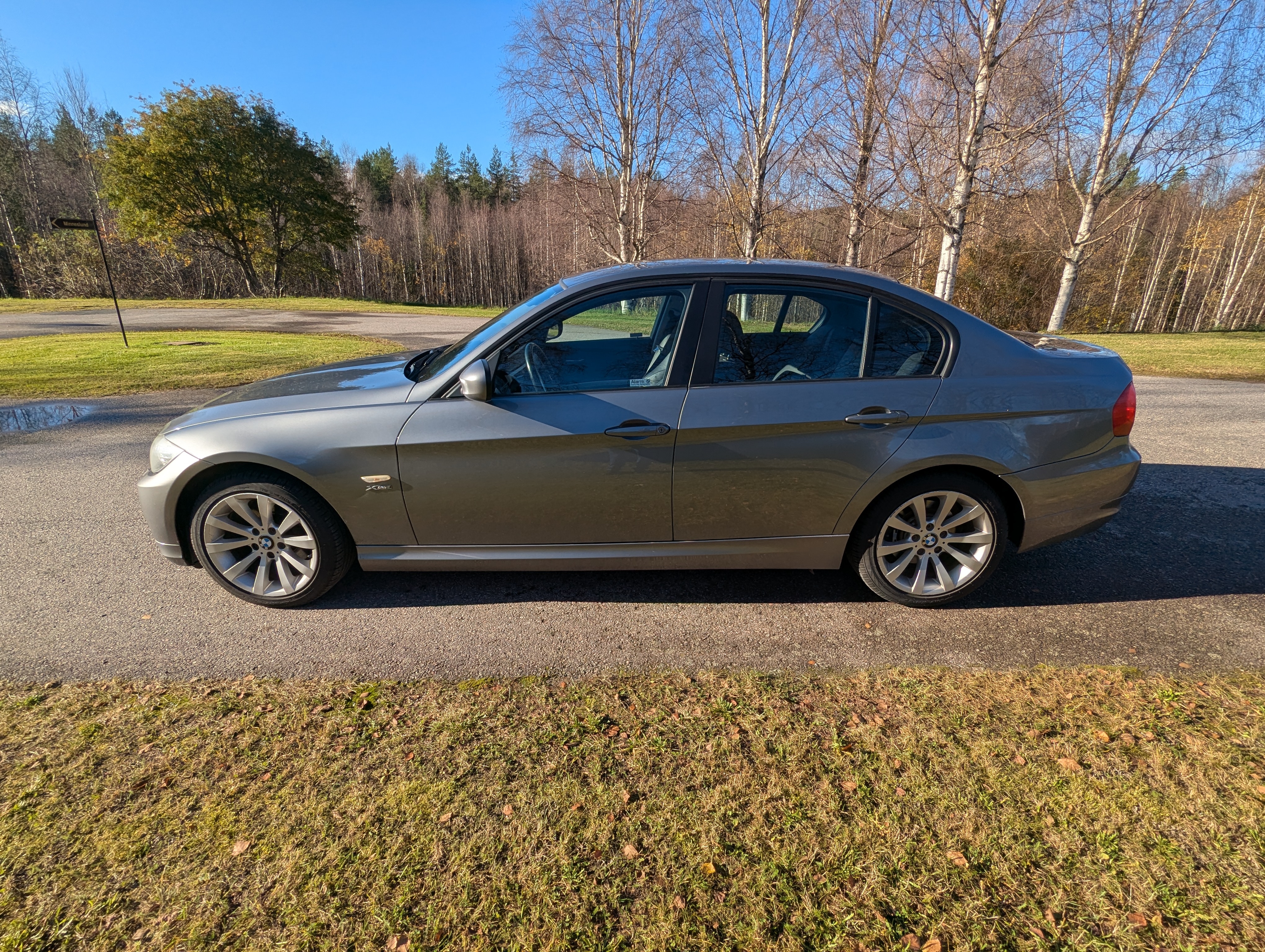 BMW 320 d xDrive Sedan Manuell 2010, bild 4/8
