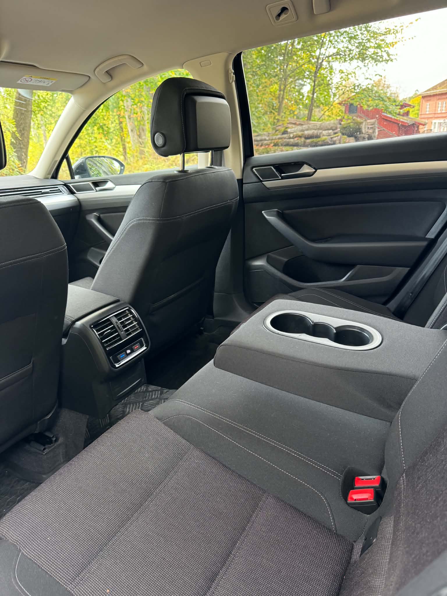 Volkswagen Passat 2018, kuva 5/10