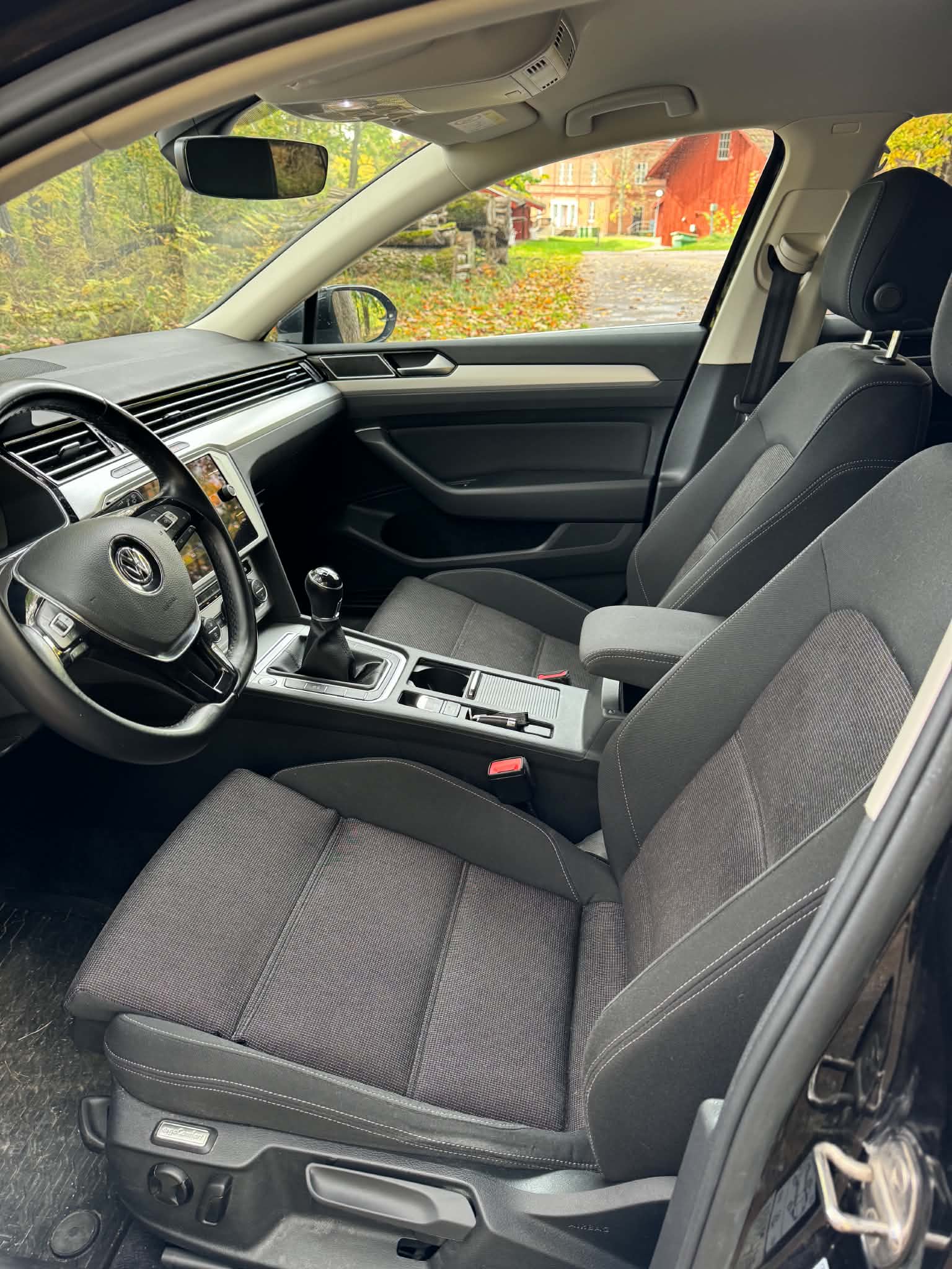 Volkswagen Passat 2018, kuva 6/10