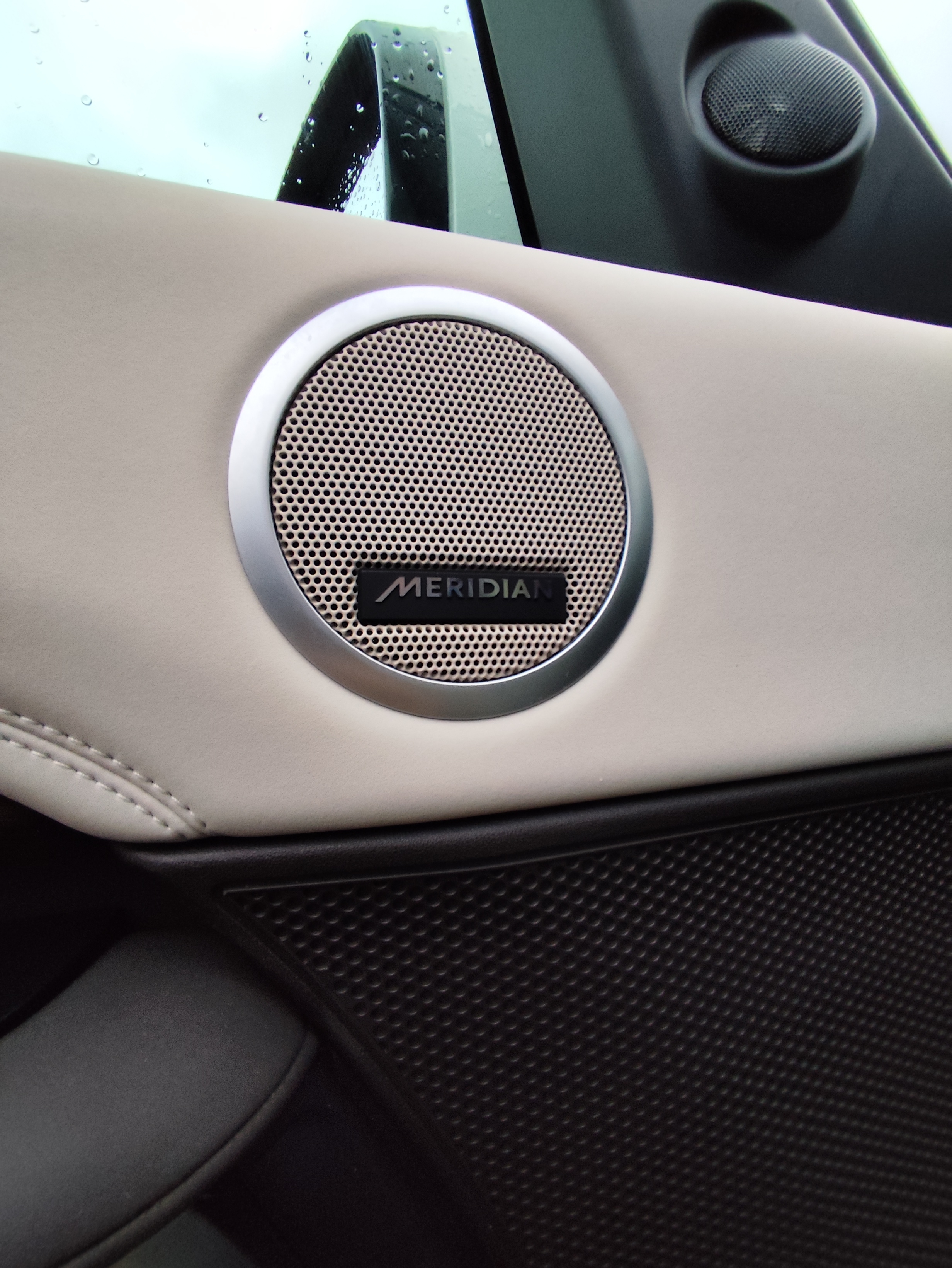 Land Rover Discovery 2018, photo 5/10