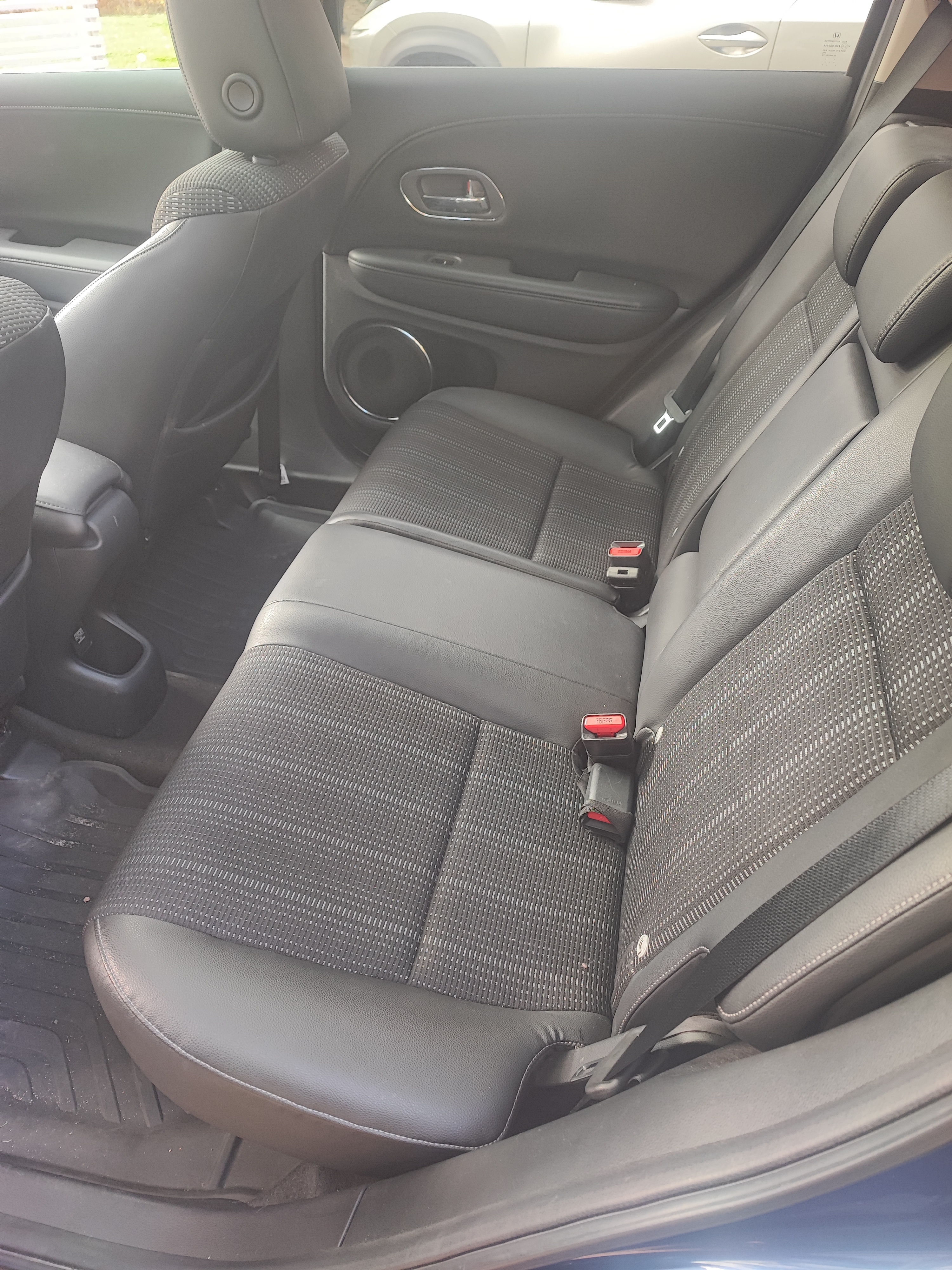 Honda HR-V 1.5 i-VTEC Executive 2016, kuva 6/6