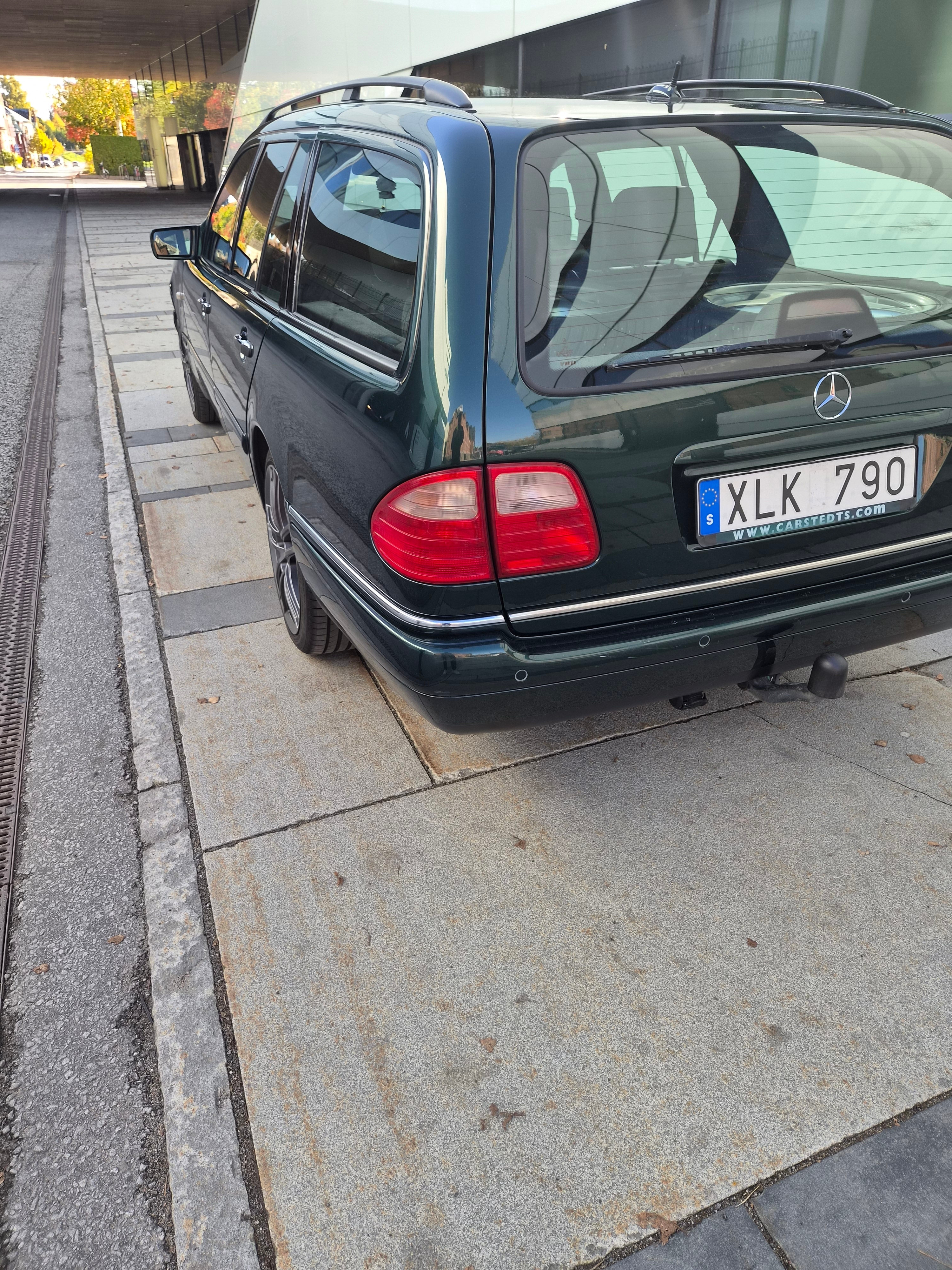 Mercedes-Benz E 280 T 4MATIC Automatisk 1997, bild 3/10