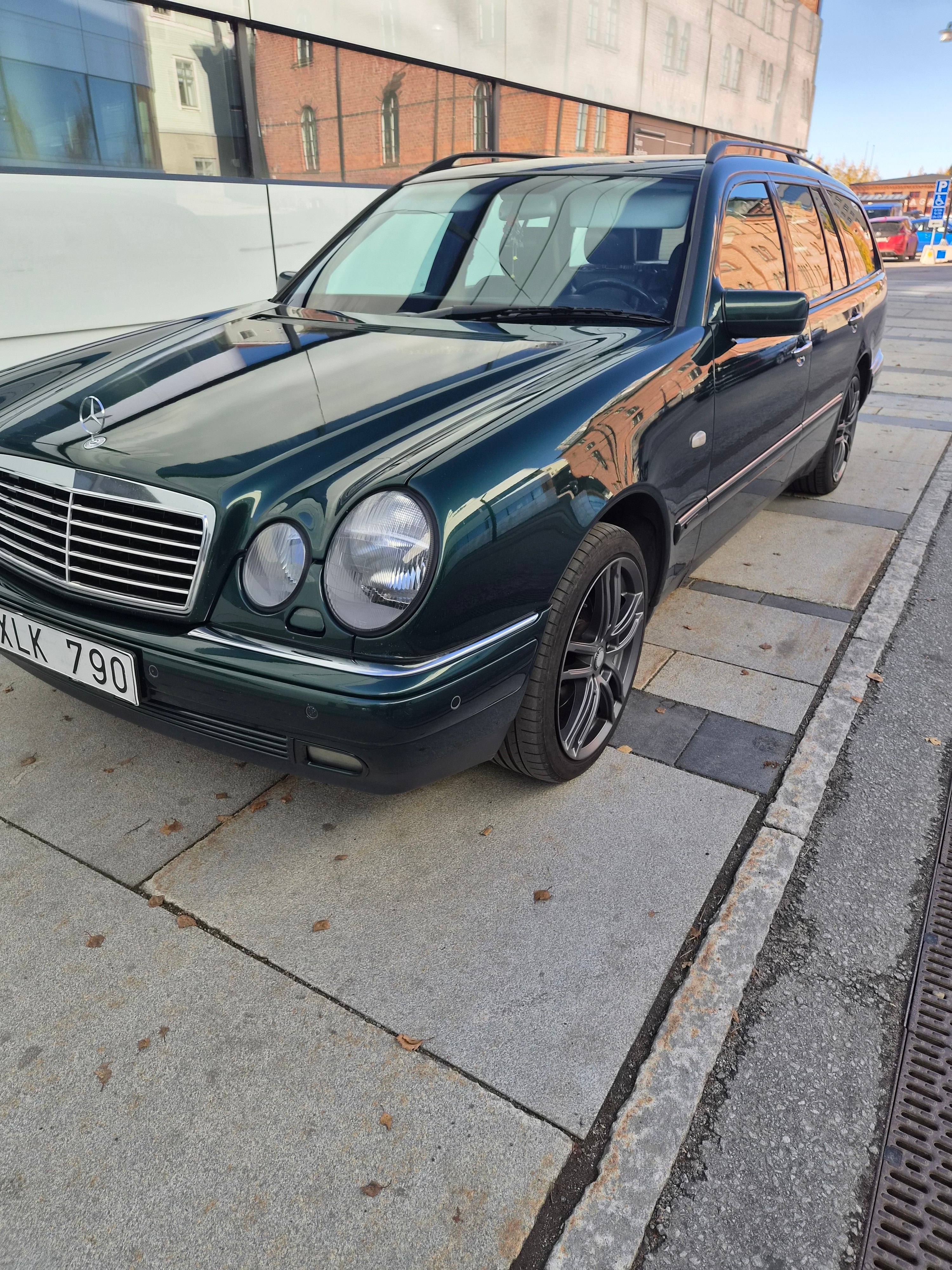 Mercedes-Benz E