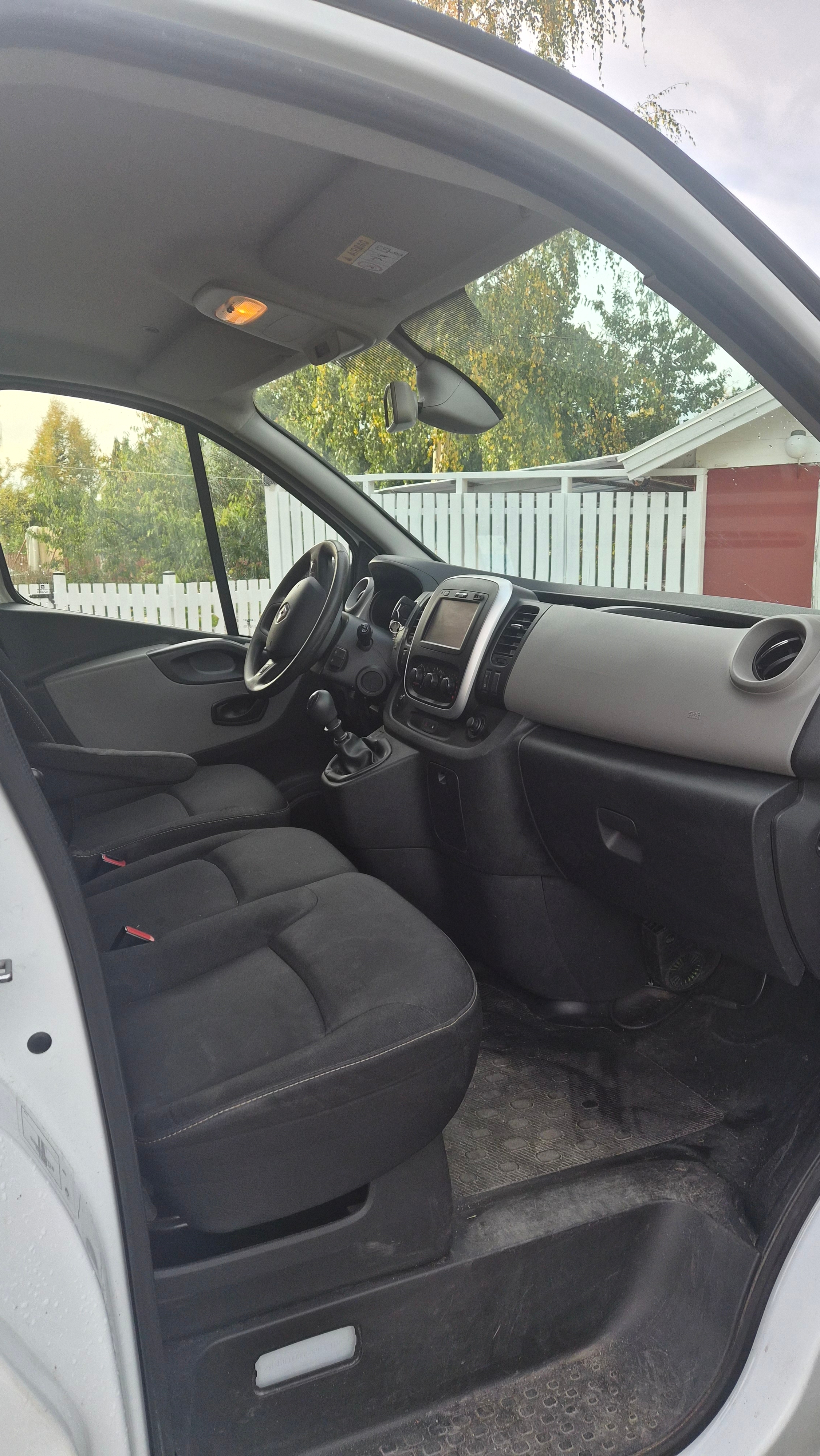 Renault Trafic 2015, kuva 4/8