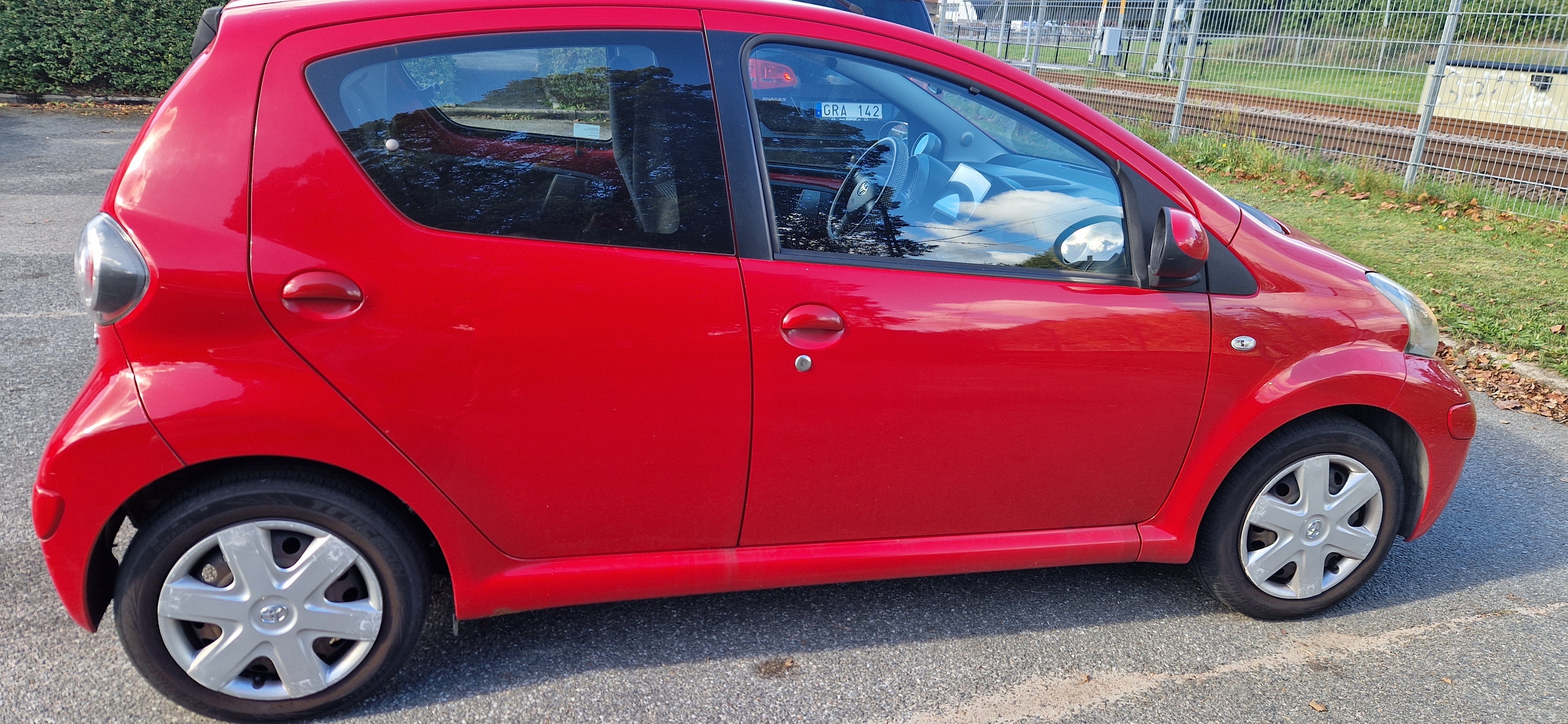 Toyota Aygo 5-dörrar 1.0 VVT-i MultiMode 2011, bild 3/10